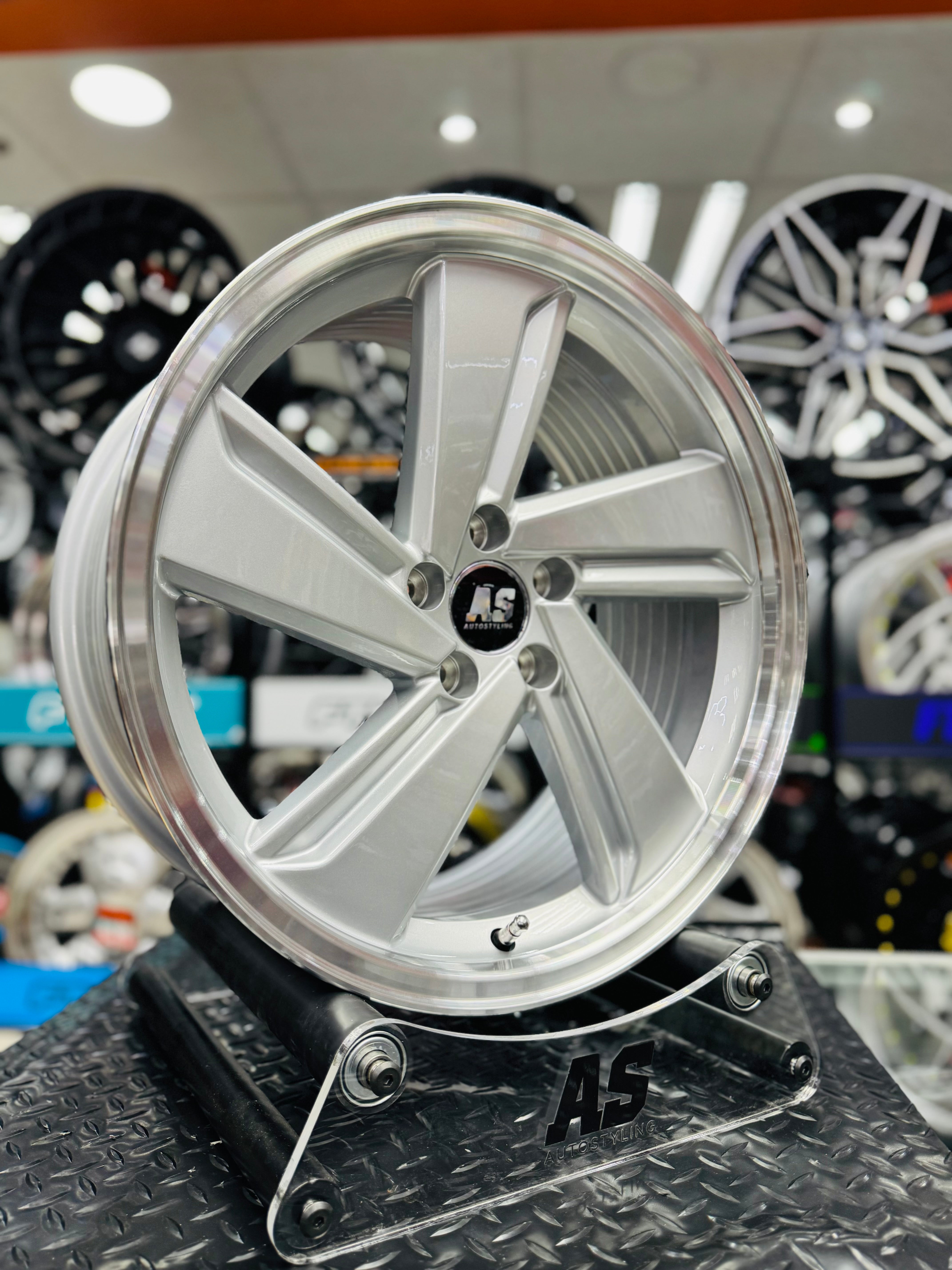 Militon Rims 17” AS- MILTON DISHED 5/100 SILVER RIMS – Autostyling Klerksdorp