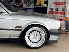 17” AS- E30 BOTTLE CAPS   8.5/10j 4/100  SILVER