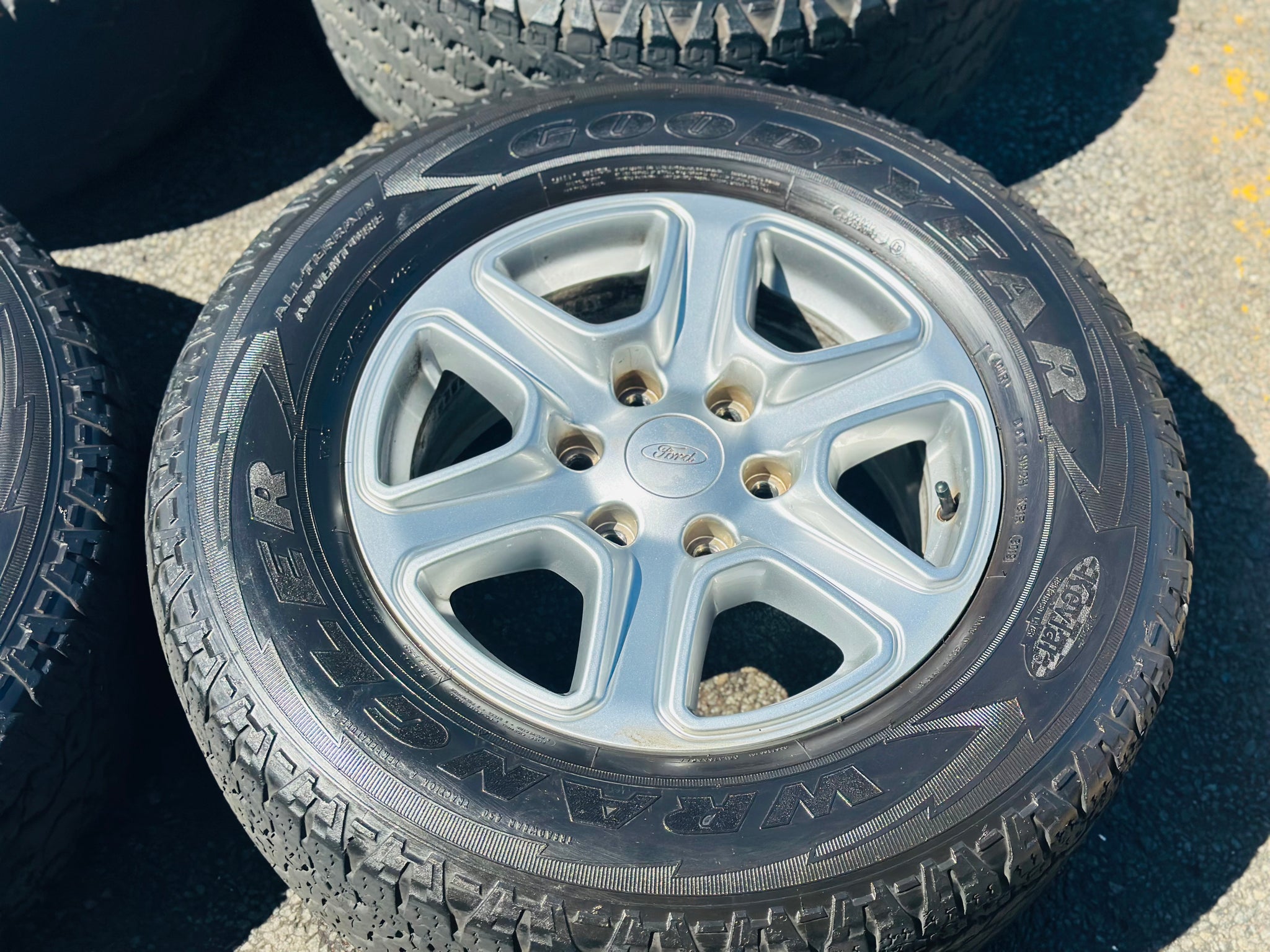 FORD RANGER OEM XLT USED RIMS & TYRES
