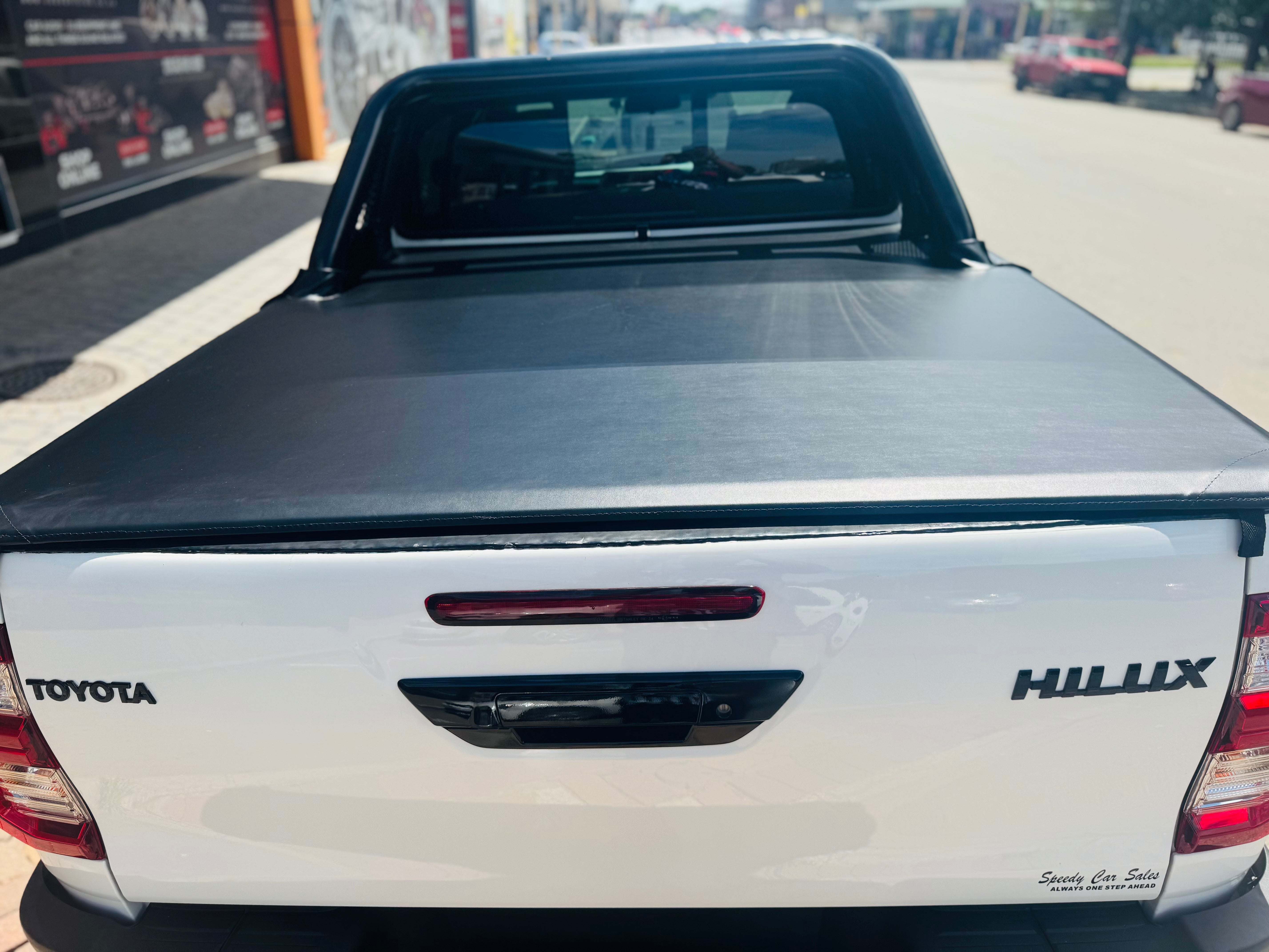 TOYOTA HILUX GD6 DOUBLE CAB CLIP IN TONNEAU COVER