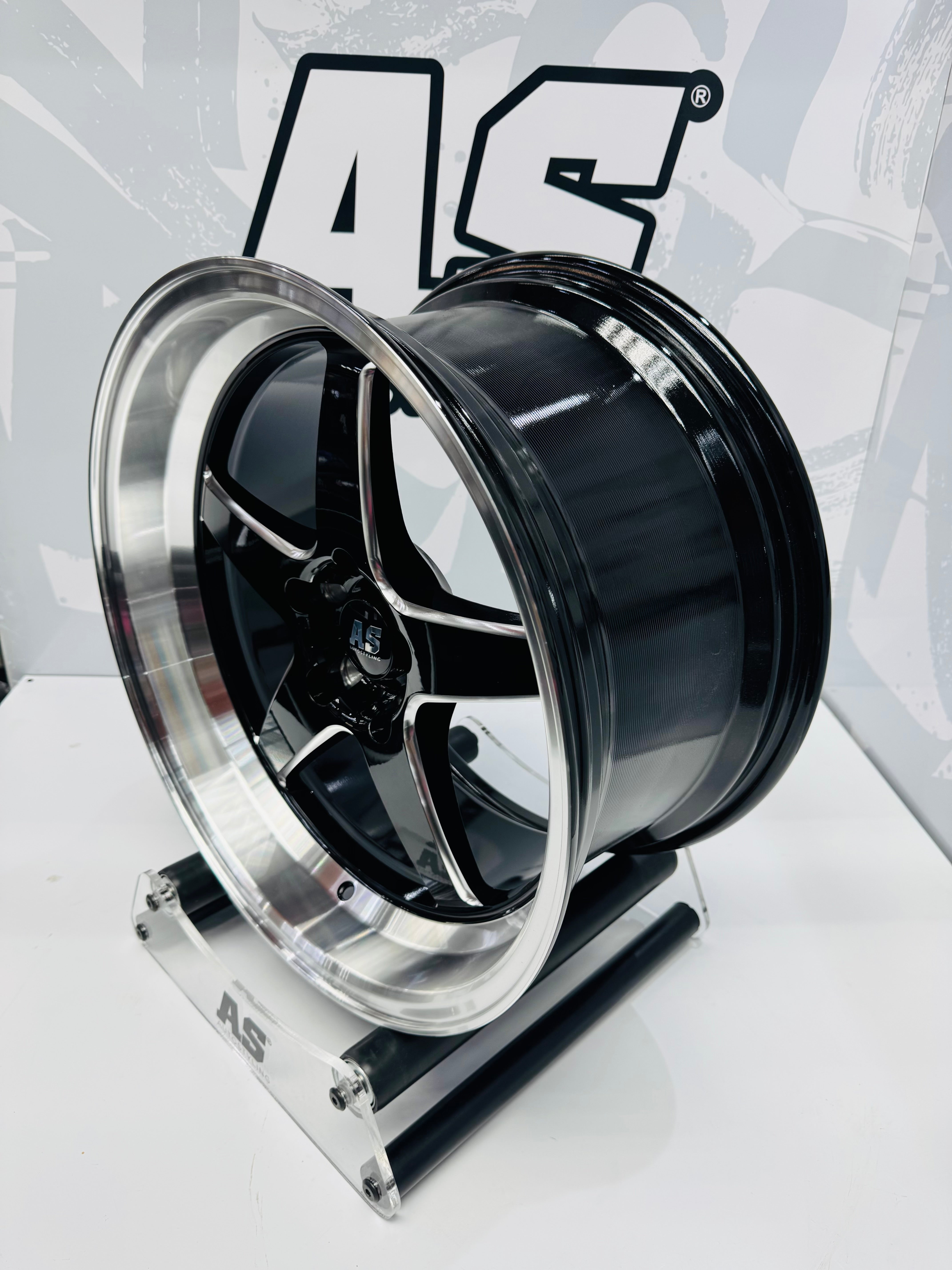 18” F99ZX307 5/114 BLACK with SILVER MILLING SILVER DISH