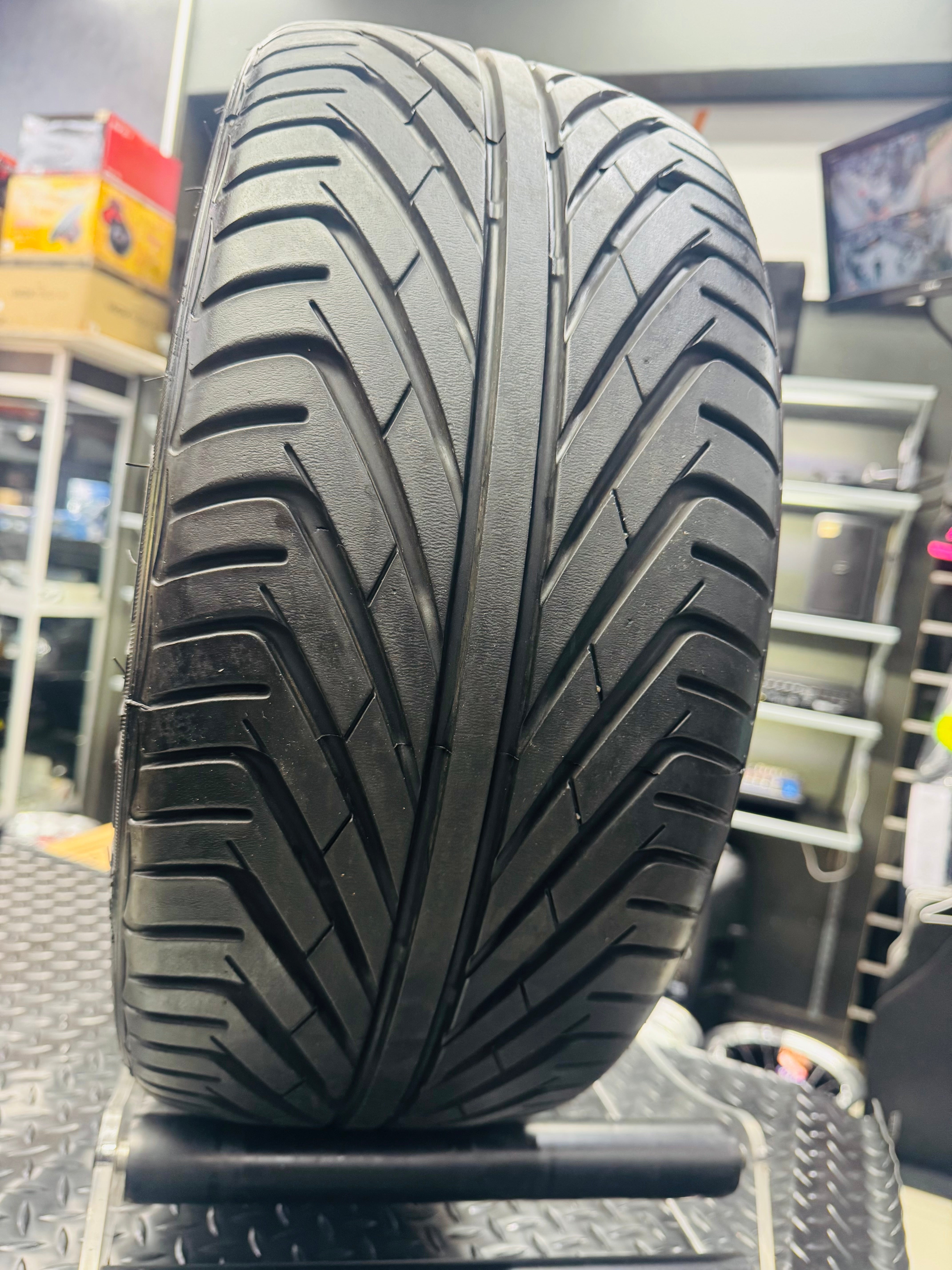 225/35/18 SUNEW TYRE ( used ) 75% life