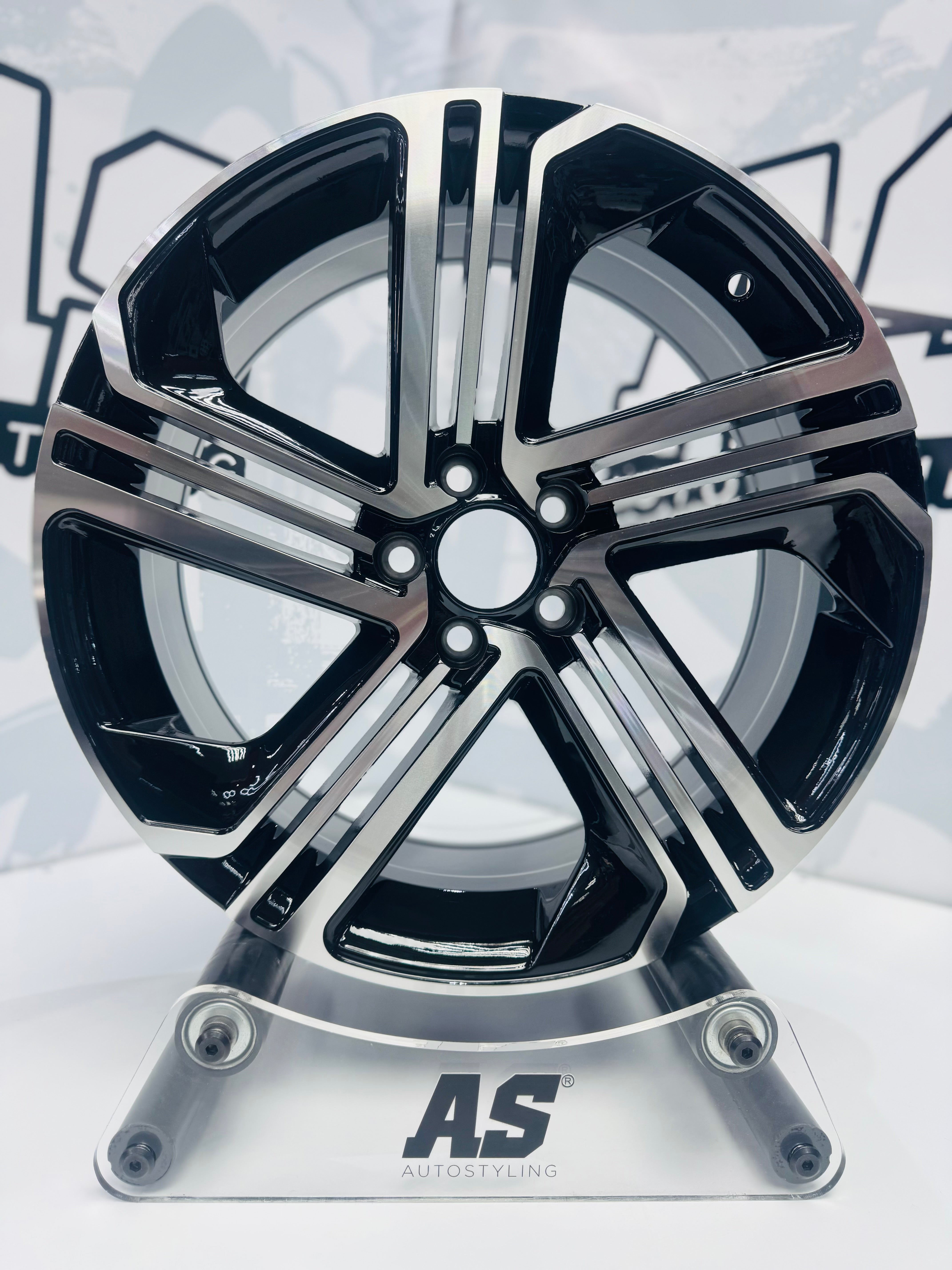 17” AS-L009  FOR POLO 5/100 PCD GLOSS BLACK