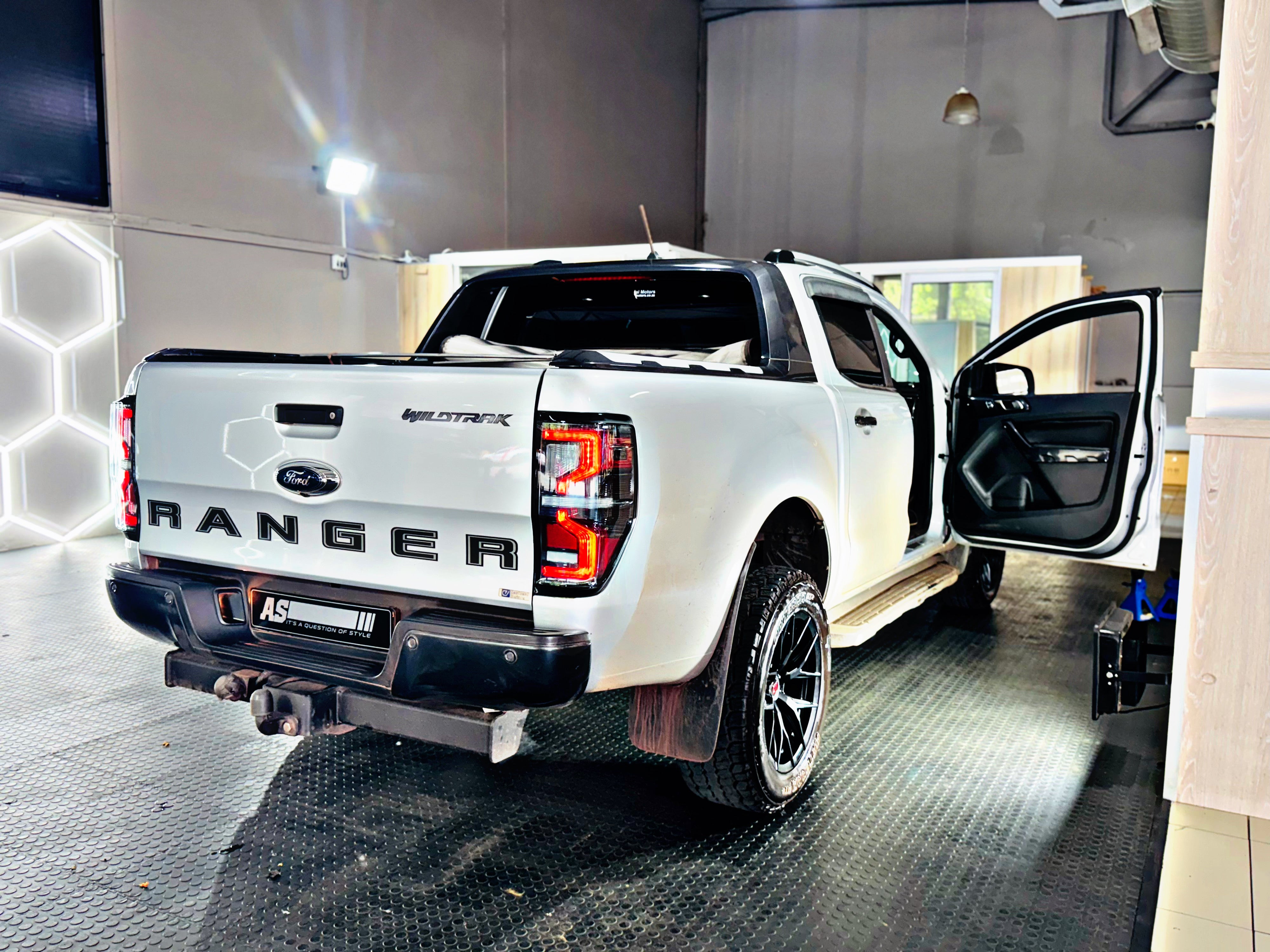 VLAND Full LED Tail Lights For Ford Ranger (T6) 2012-2018 BLACK