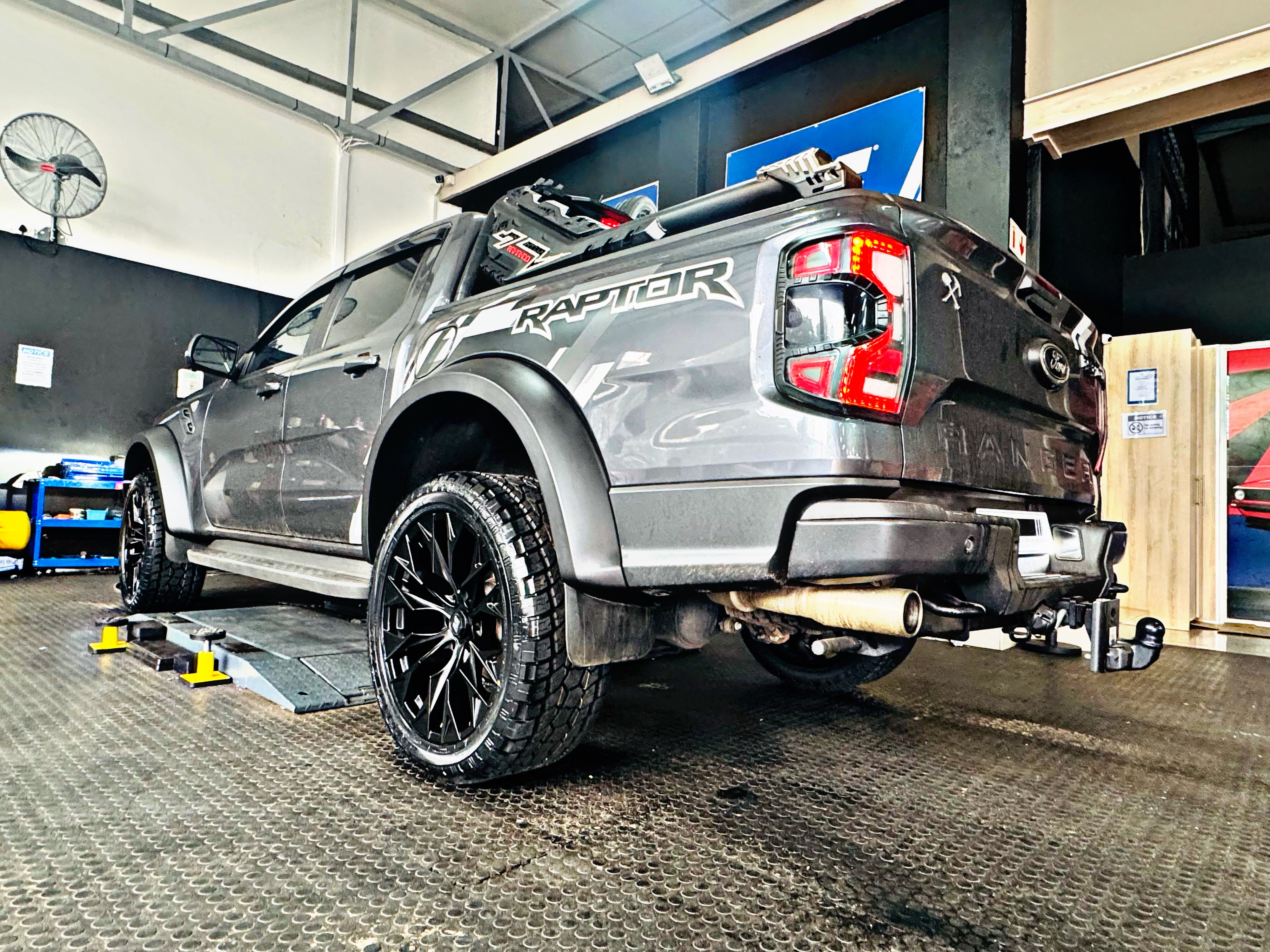 RAPTOR WIDE BODY  KIT (50mm wider ) - OE COLOR (2022+ FORD RANGER RAPTOR)