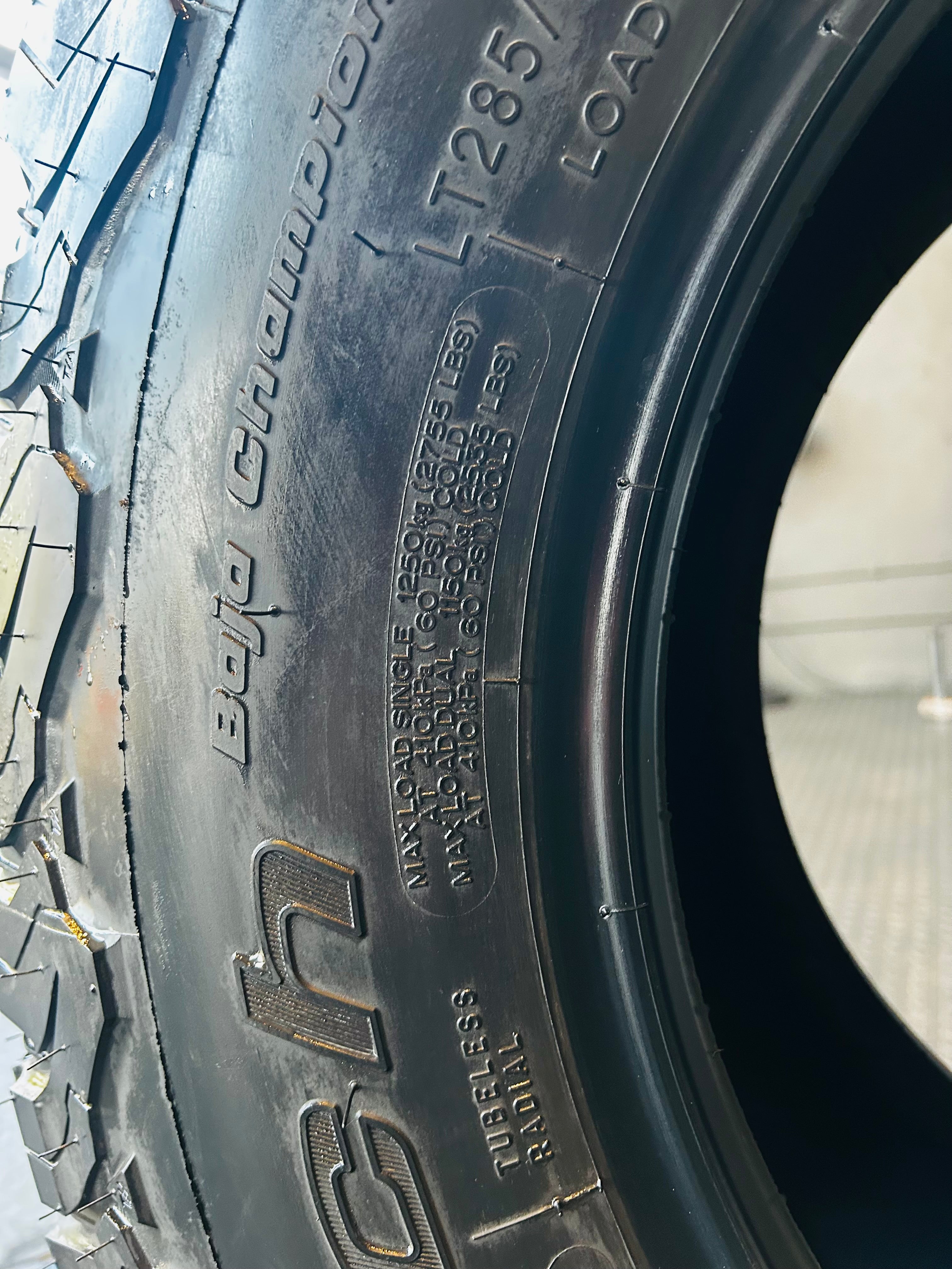 285/70/17  BF GOODRICH KO2 AT TYRES ( RAPTOR OEM TYRE) delivery mileage under 50km