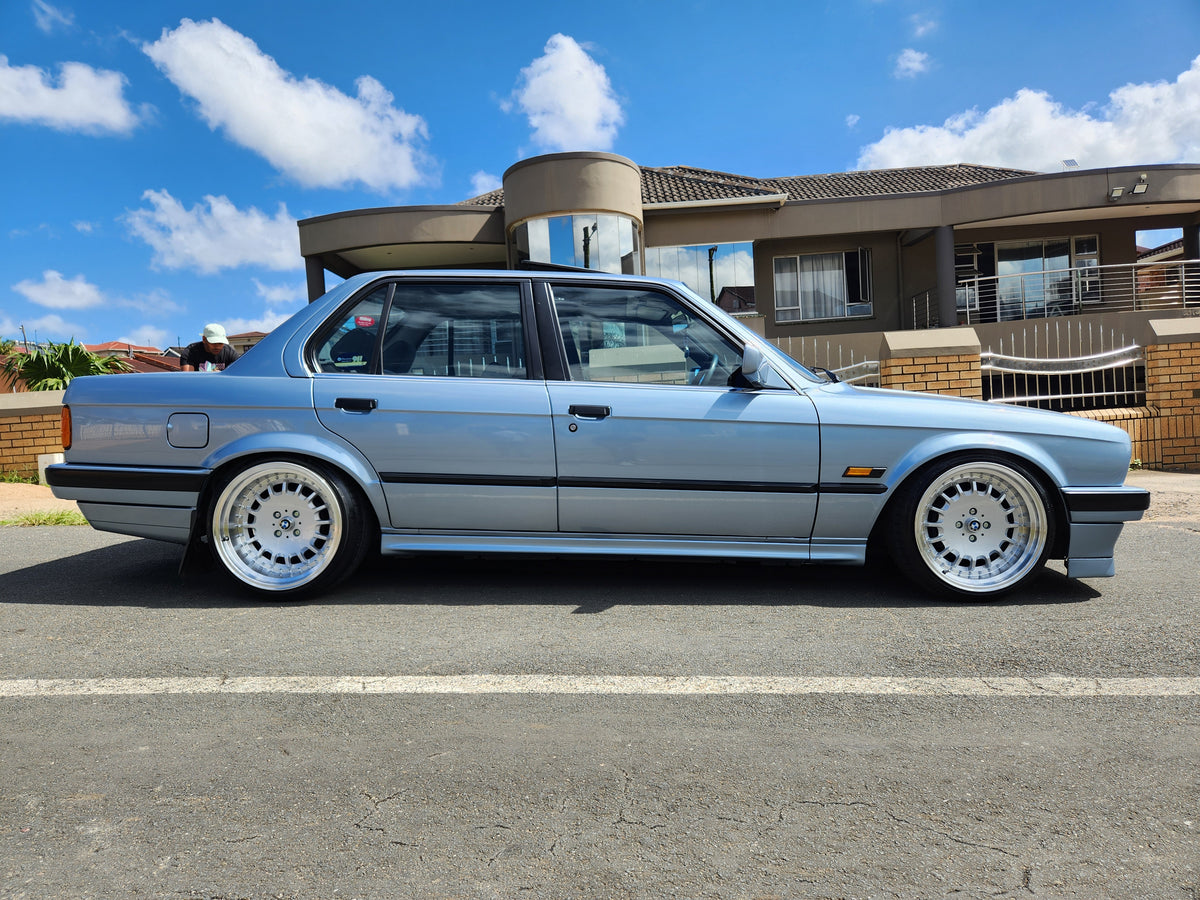 17” AS- E30 BOTTLE CAPS   8.5/10j 4/100  SILVER arriving 21/22ND NOVEMBER