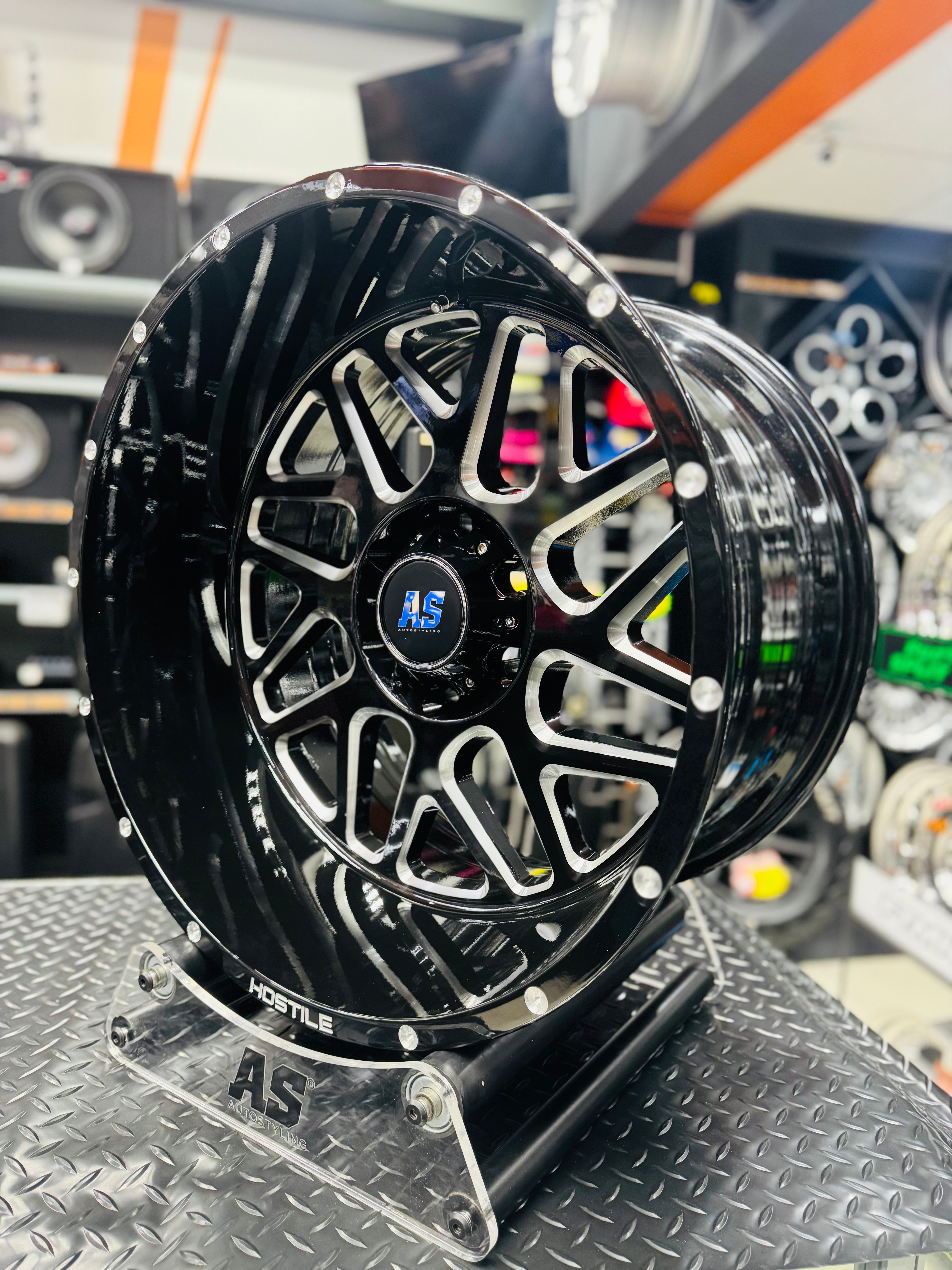 20” M7460 20X12J GLOSS BLACK