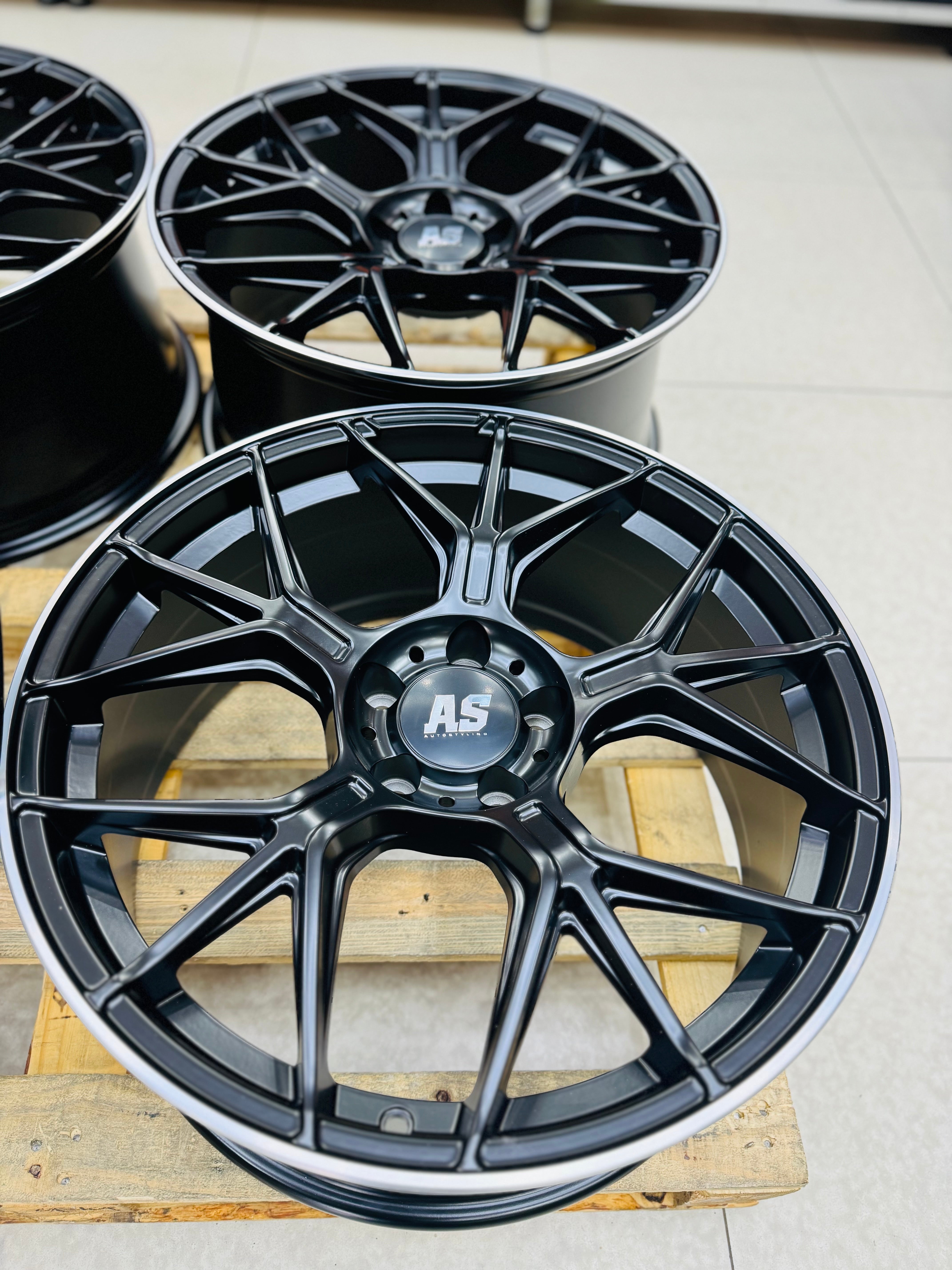 19 ” AS- GT  5/112 SATIN BLACK