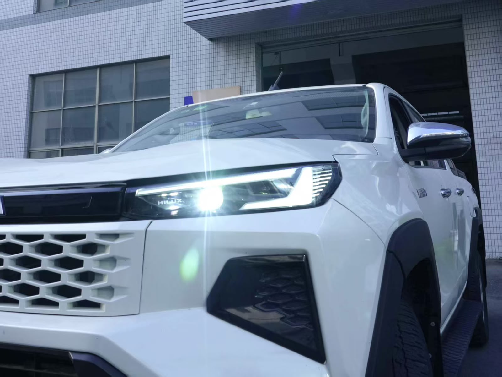 Toyota Hilux (15-On) Travo Style Conversion Body Kit