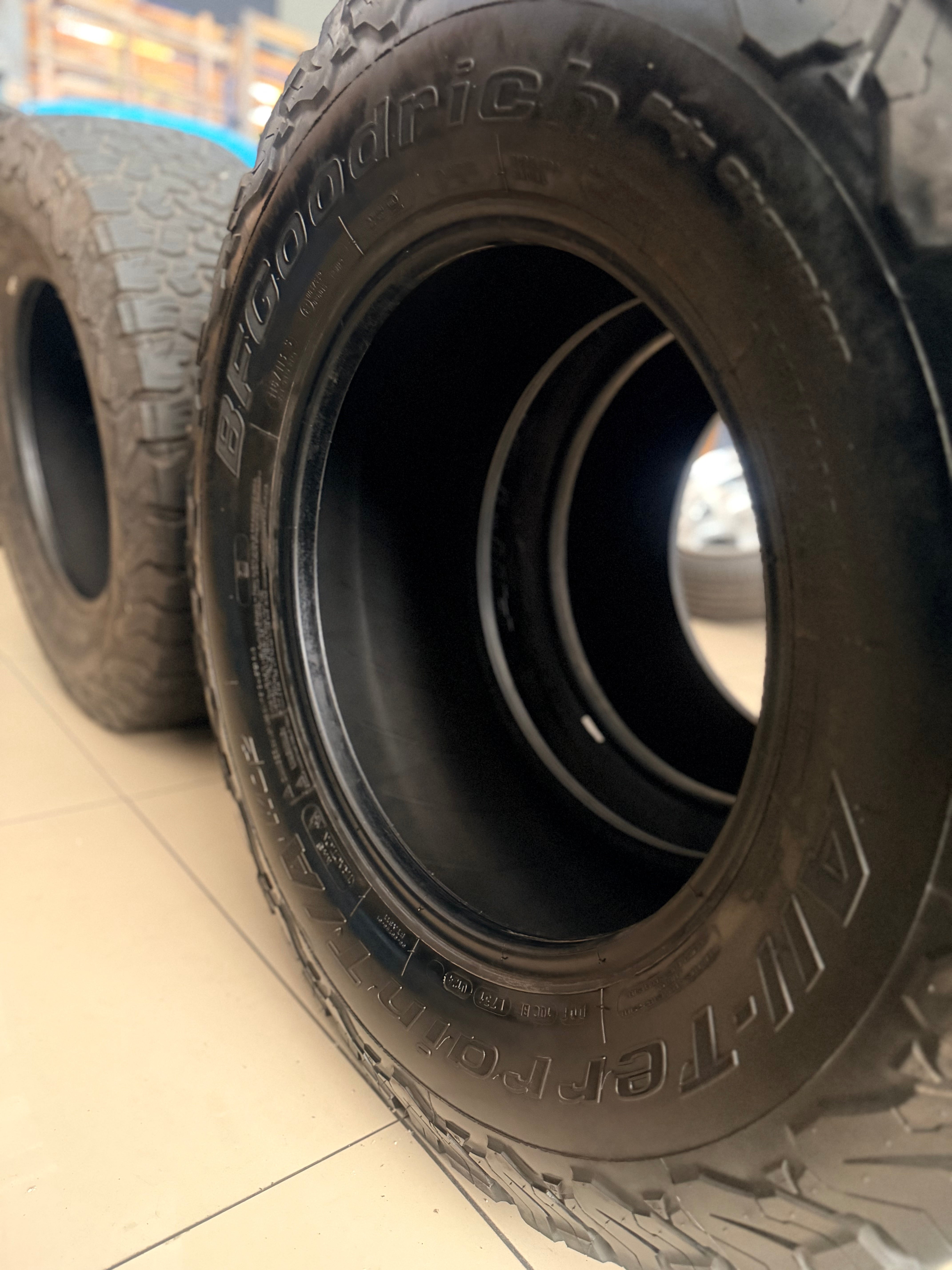 285/70/17  BF GOODRICH KO2 AT TYRES USED 50-60% thread   ( RAPTOR OEM TYRE) SOLD IN A SET OF 4