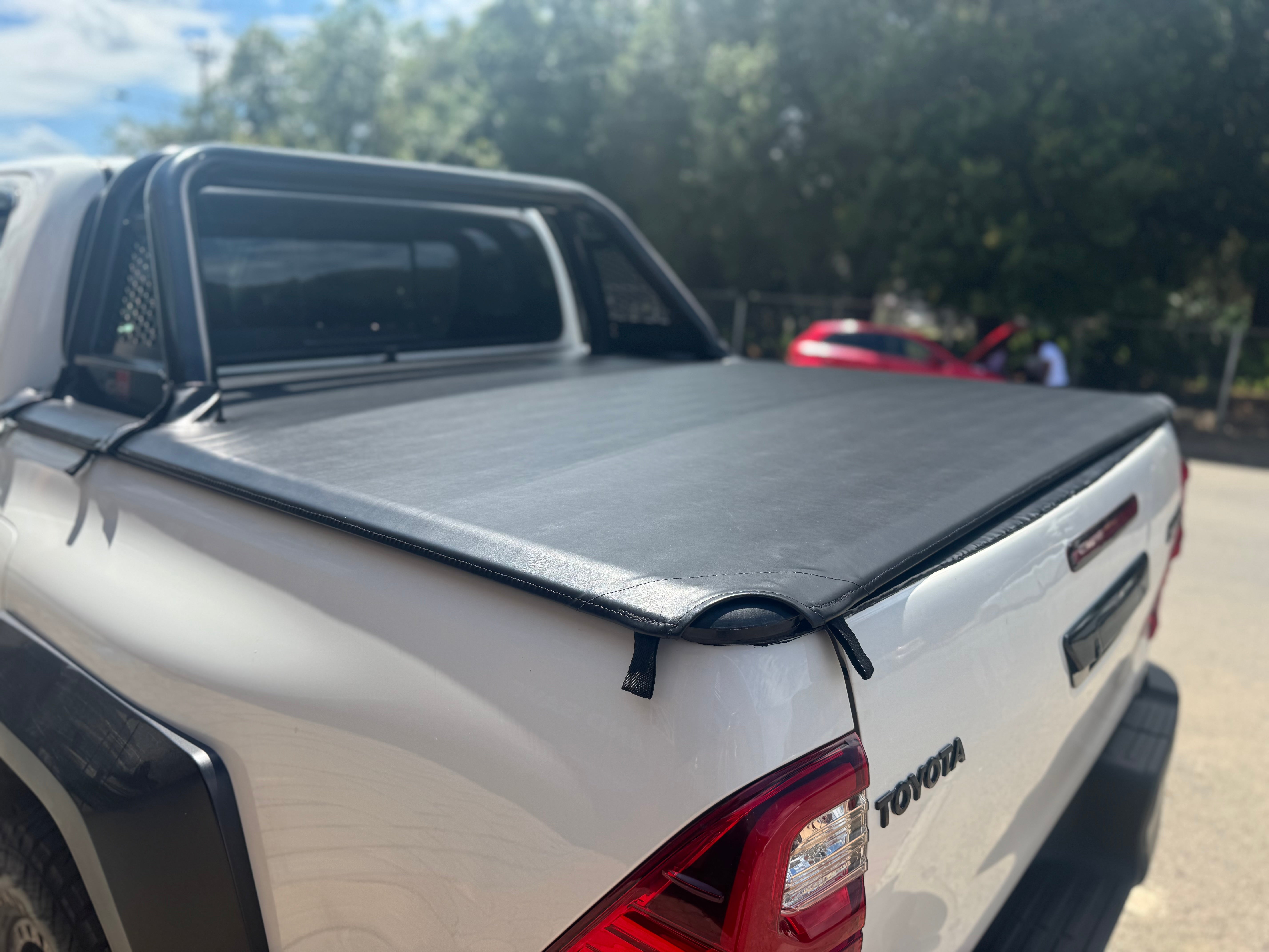 TOYOTA HILUX GD6 DOUBLE CAB CLIP IN TONNEAU COVER