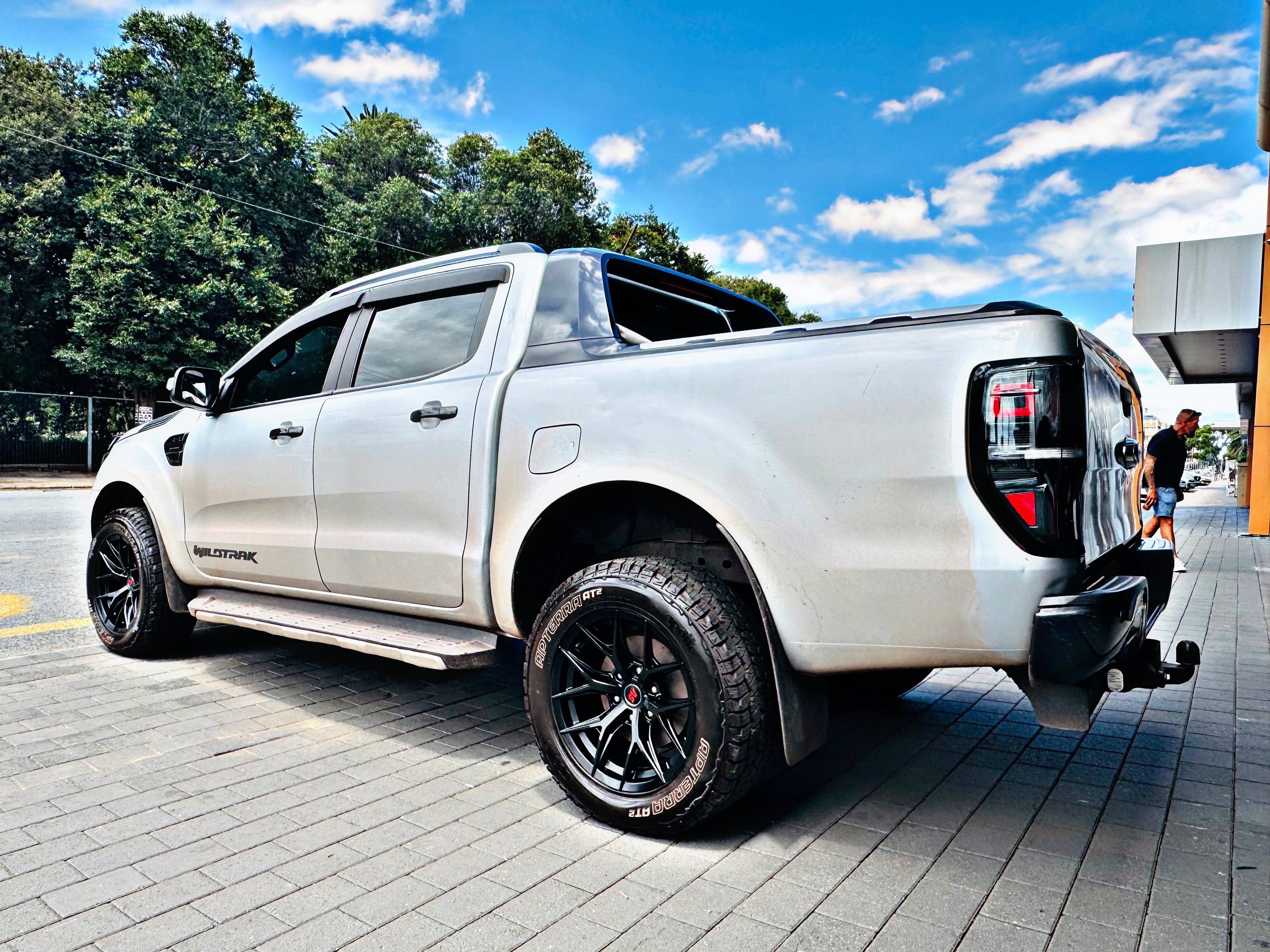 VLAND Full LED Tail Lights For Ford Ranger (T6) 2012-2018 BLACK