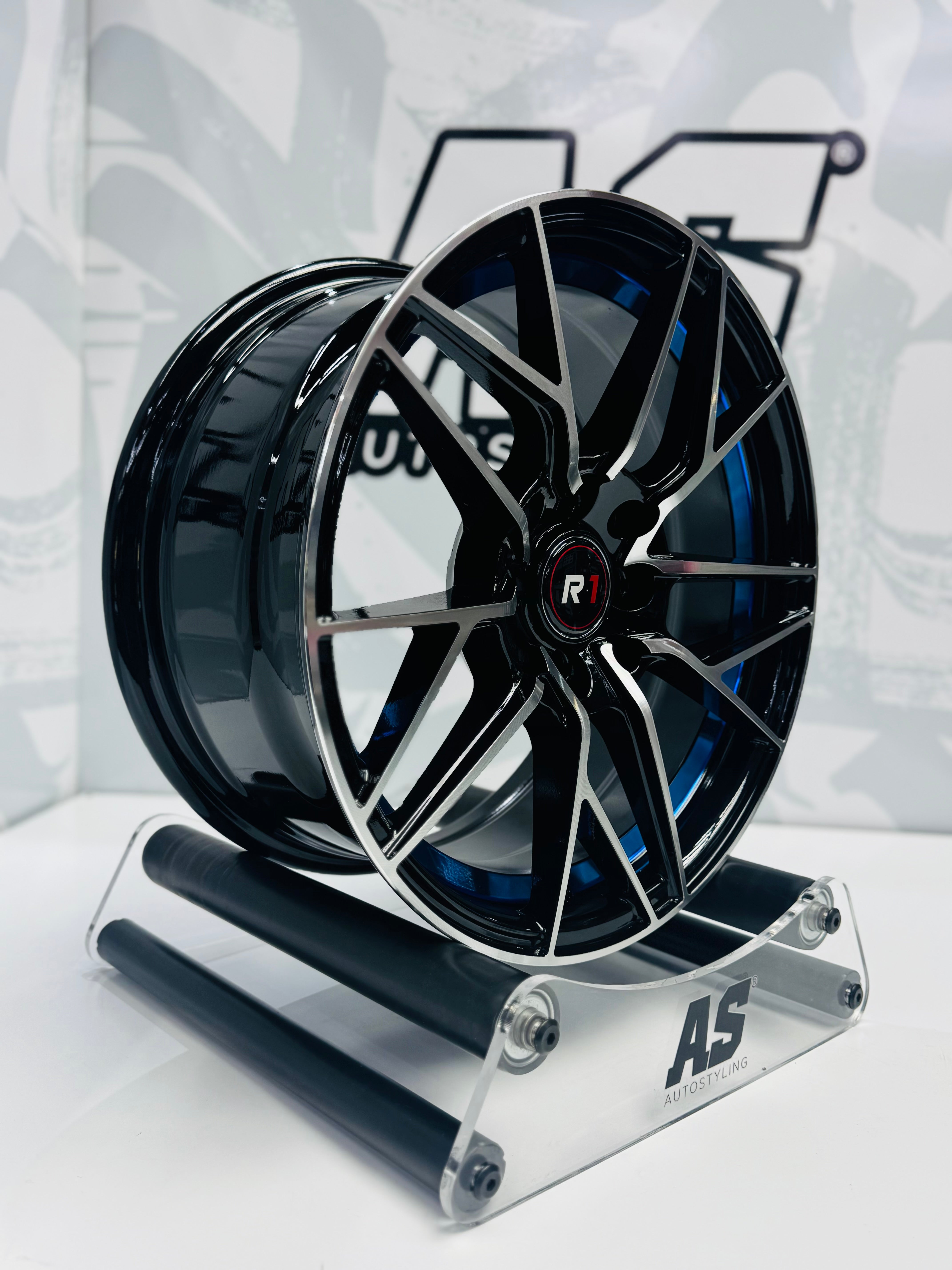 15” M8962 4x100 4x114  Machine black / blue - Autostyling Klerksdorp