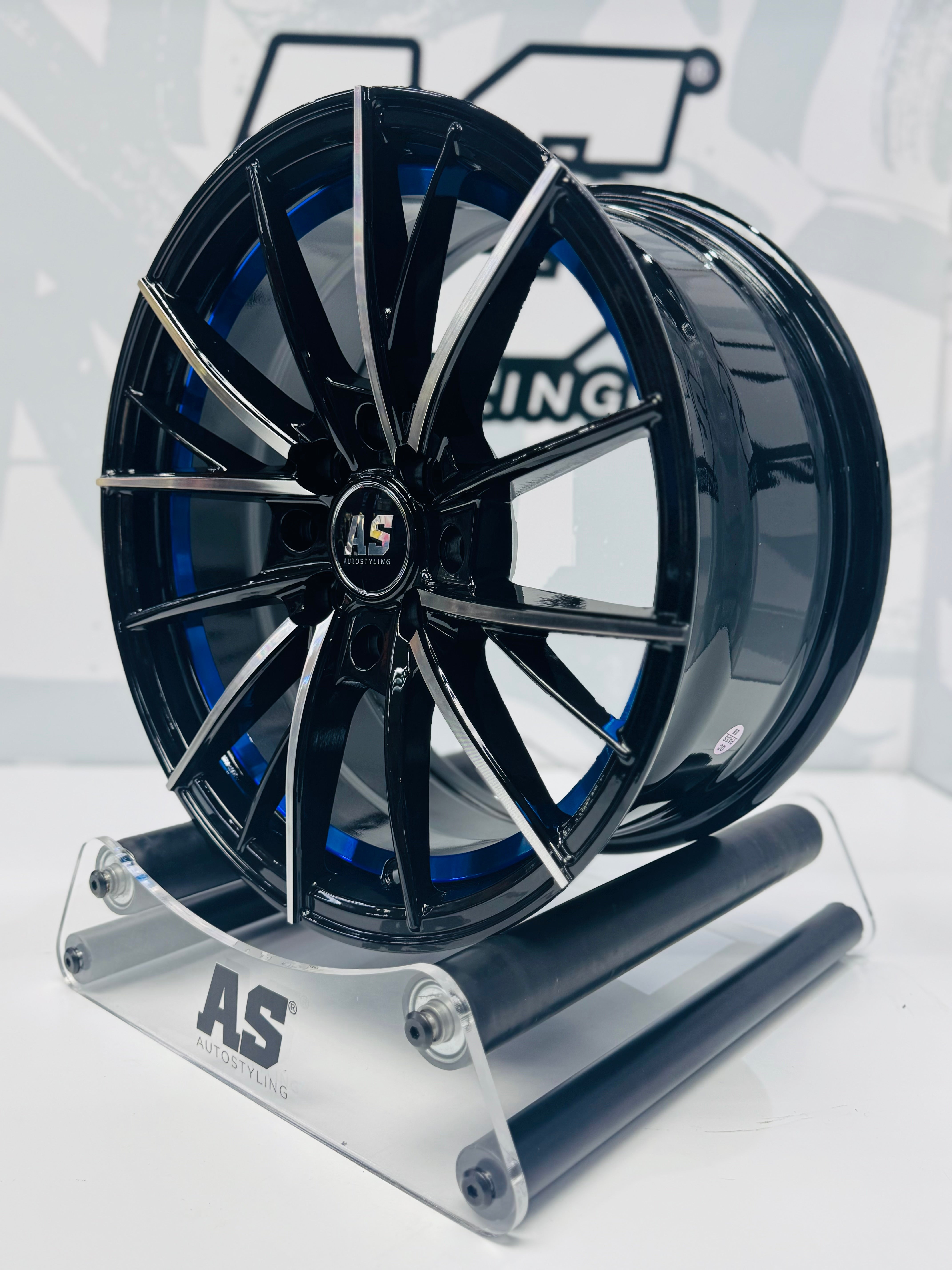 15” M8961 4x100 4x114  Machine black / blue - Autostyling Klerksdorp