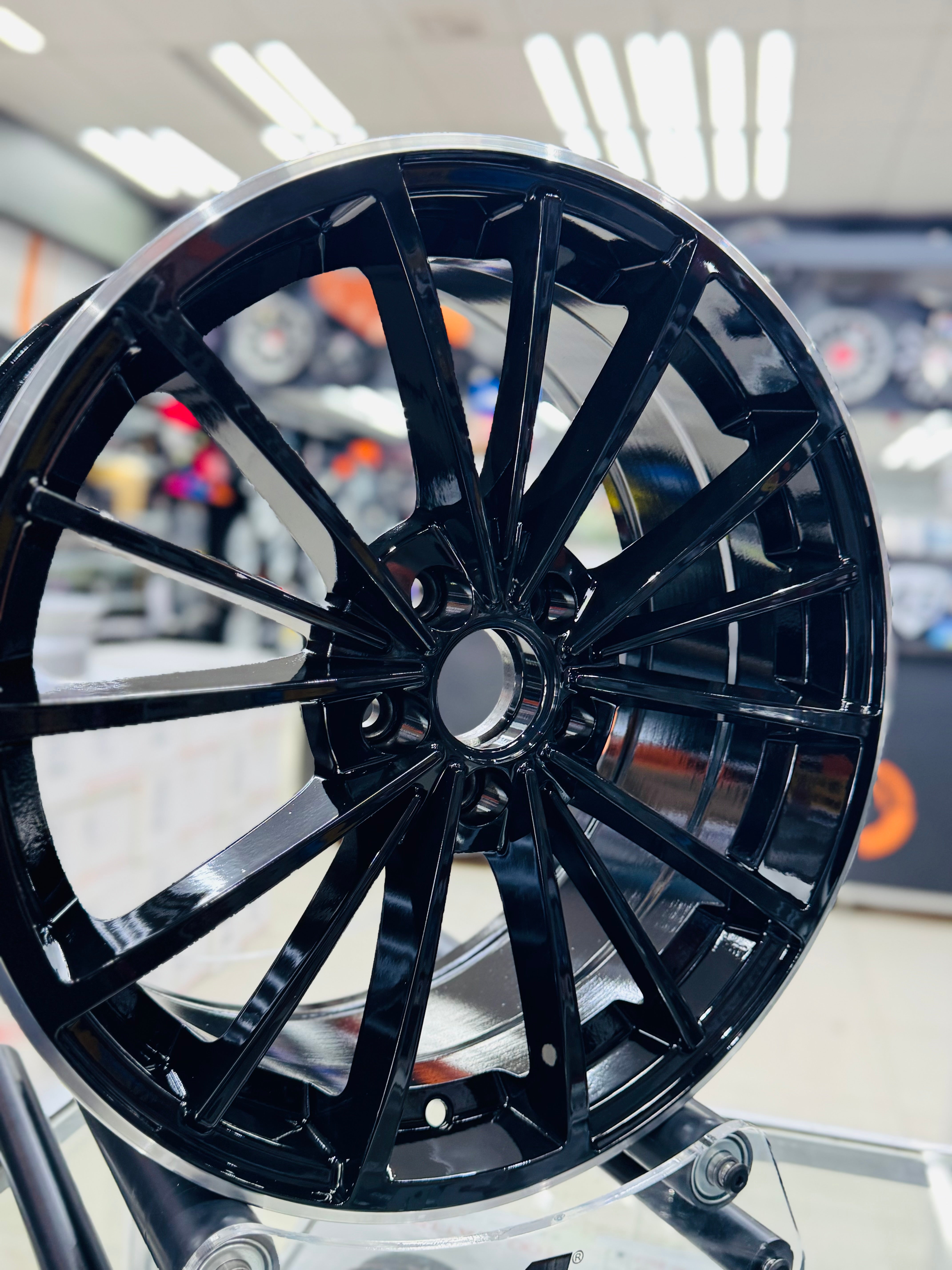 17” V-DUB  CLUBSPORT 2 GB SILVER LIP - Autostyling Klerksdorp
