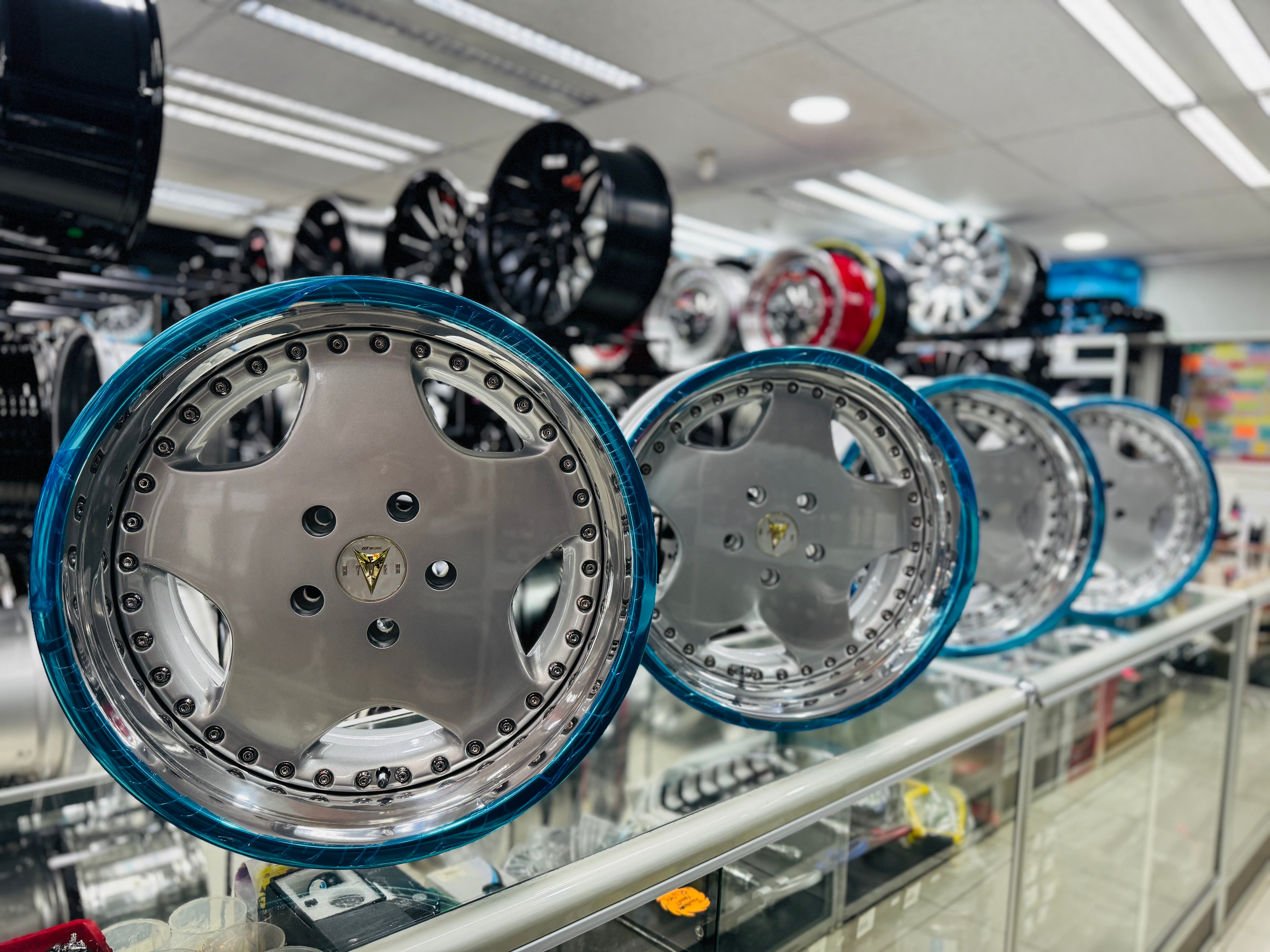 18” WORK RYVER 3 pce split wheels 5x120  pcd