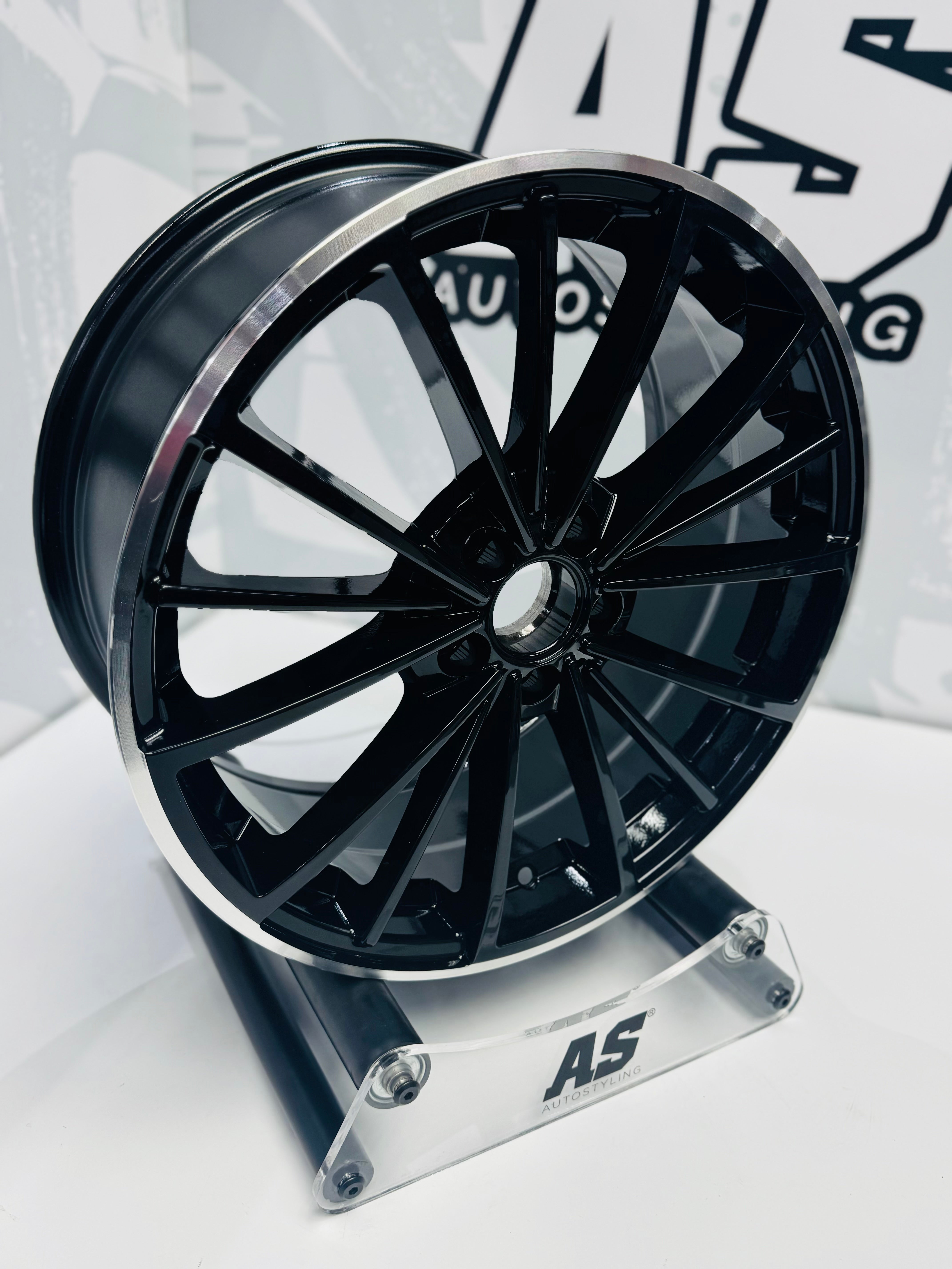 17” V-DUB  CLUBSPORT 2 GB SILVER LIP - Autostyling Klerksdorp