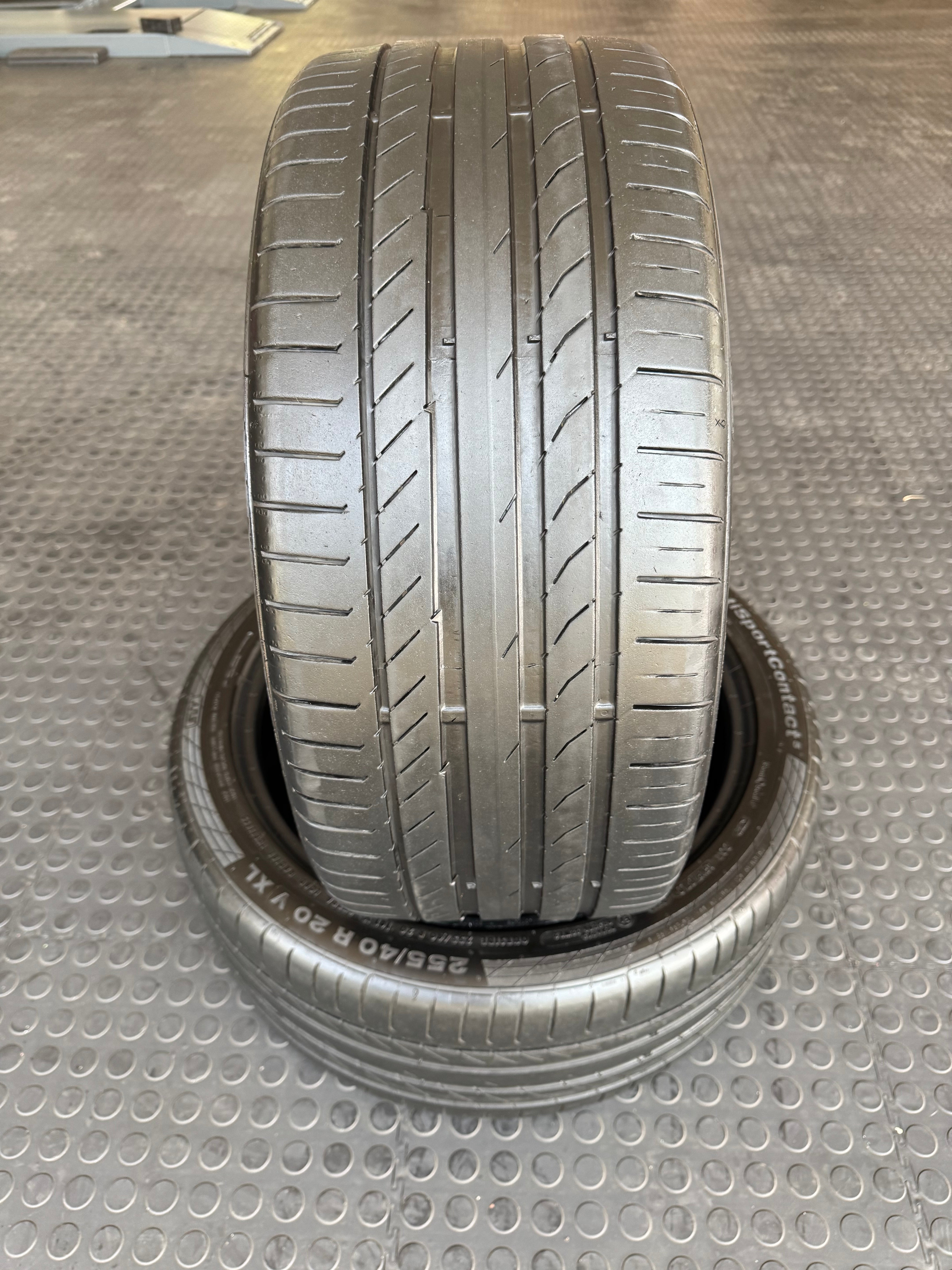 255/40/20 CONTINENTAL  SPORT CONTAC 5 TYRES  (USED) 50% TREAD sold in set of 2