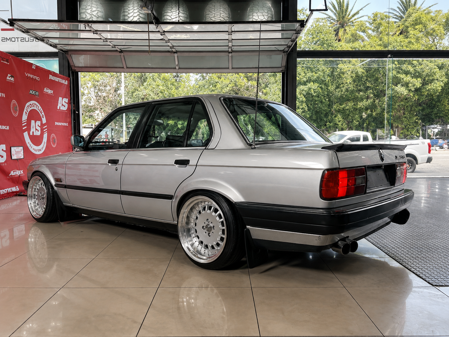 17” AS- E30 BOTTLE CAPS   8.5/10j 4/100  SILVER - Autostyling Klerksdorp