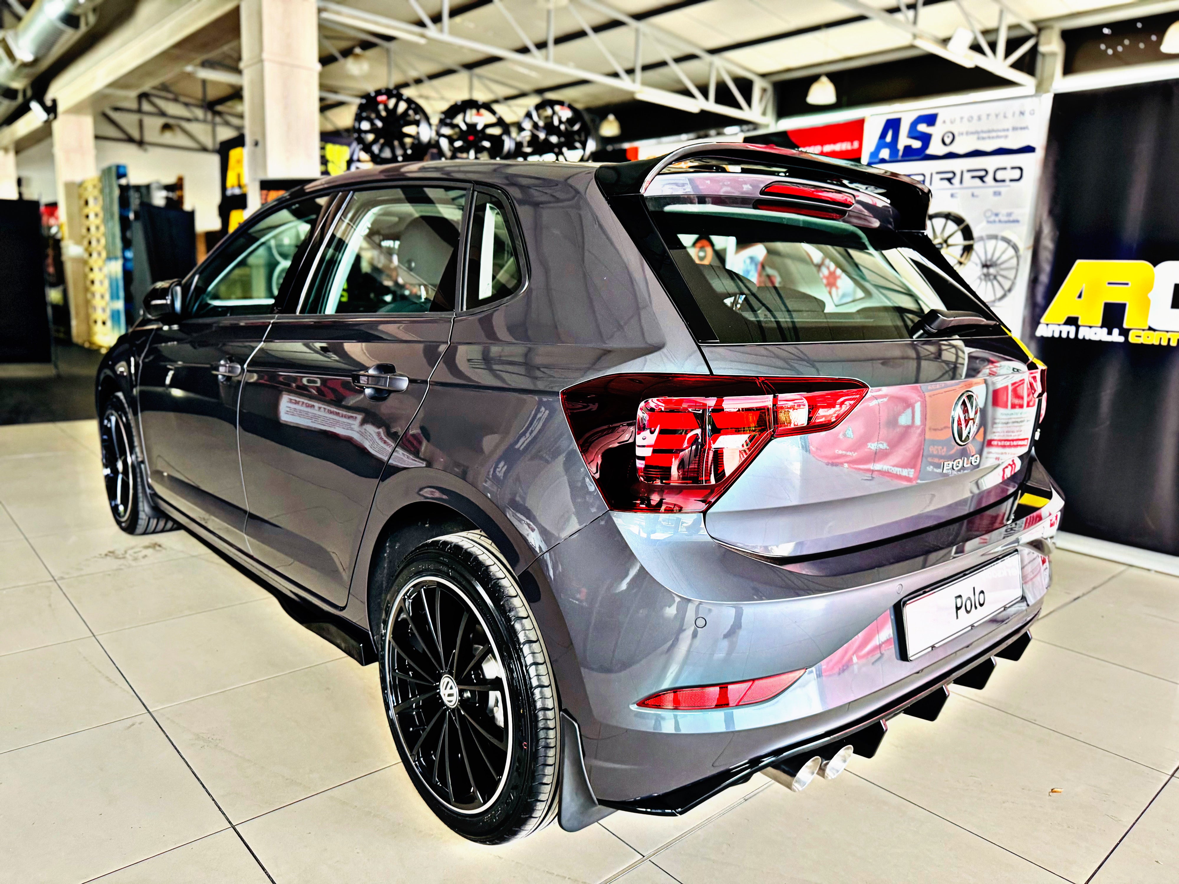 POLO 8 CLUBSPORT BOOT SPOILER