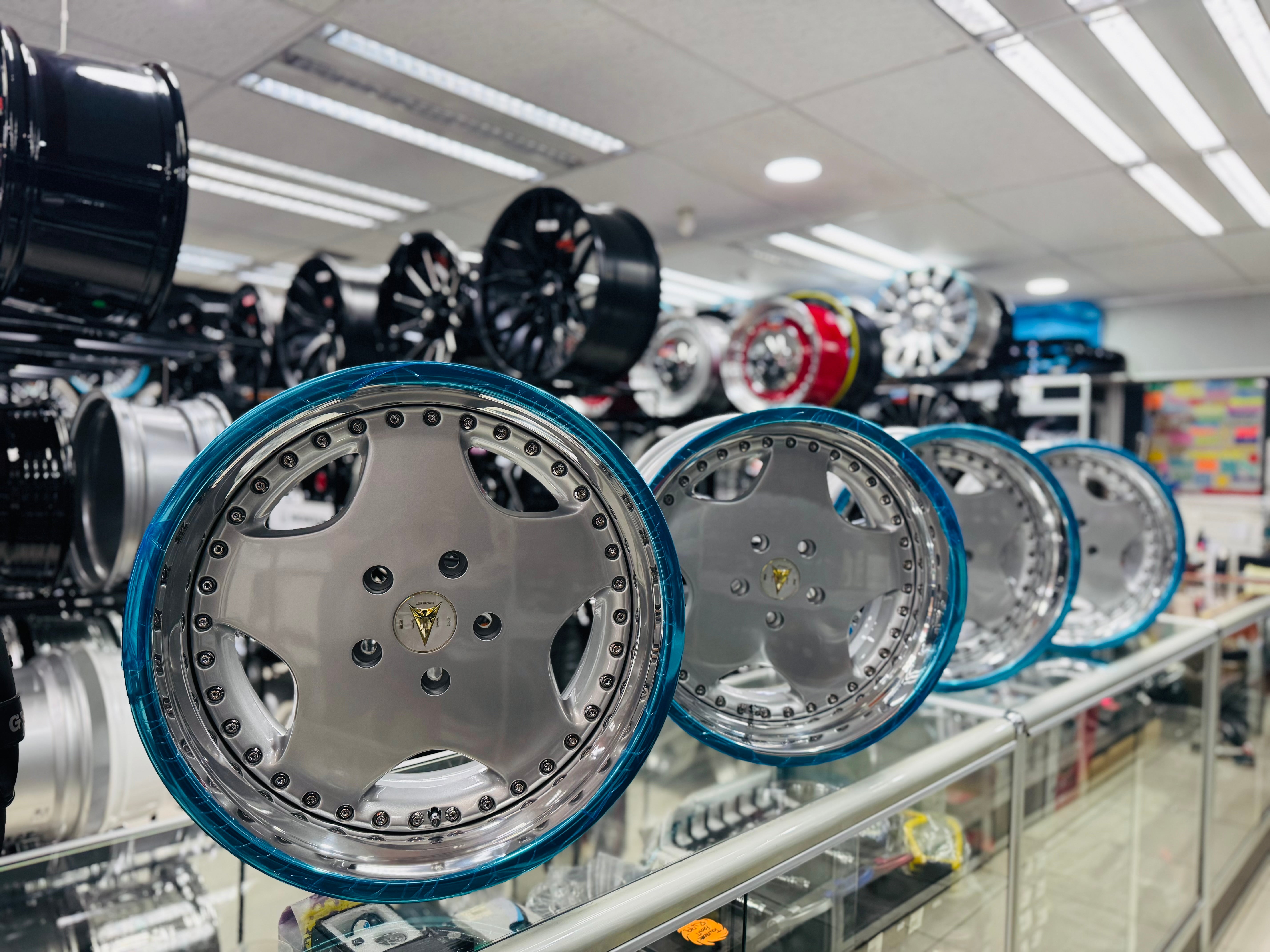 18” WORK RYVER 3 pce split wheels 5x120  pcd