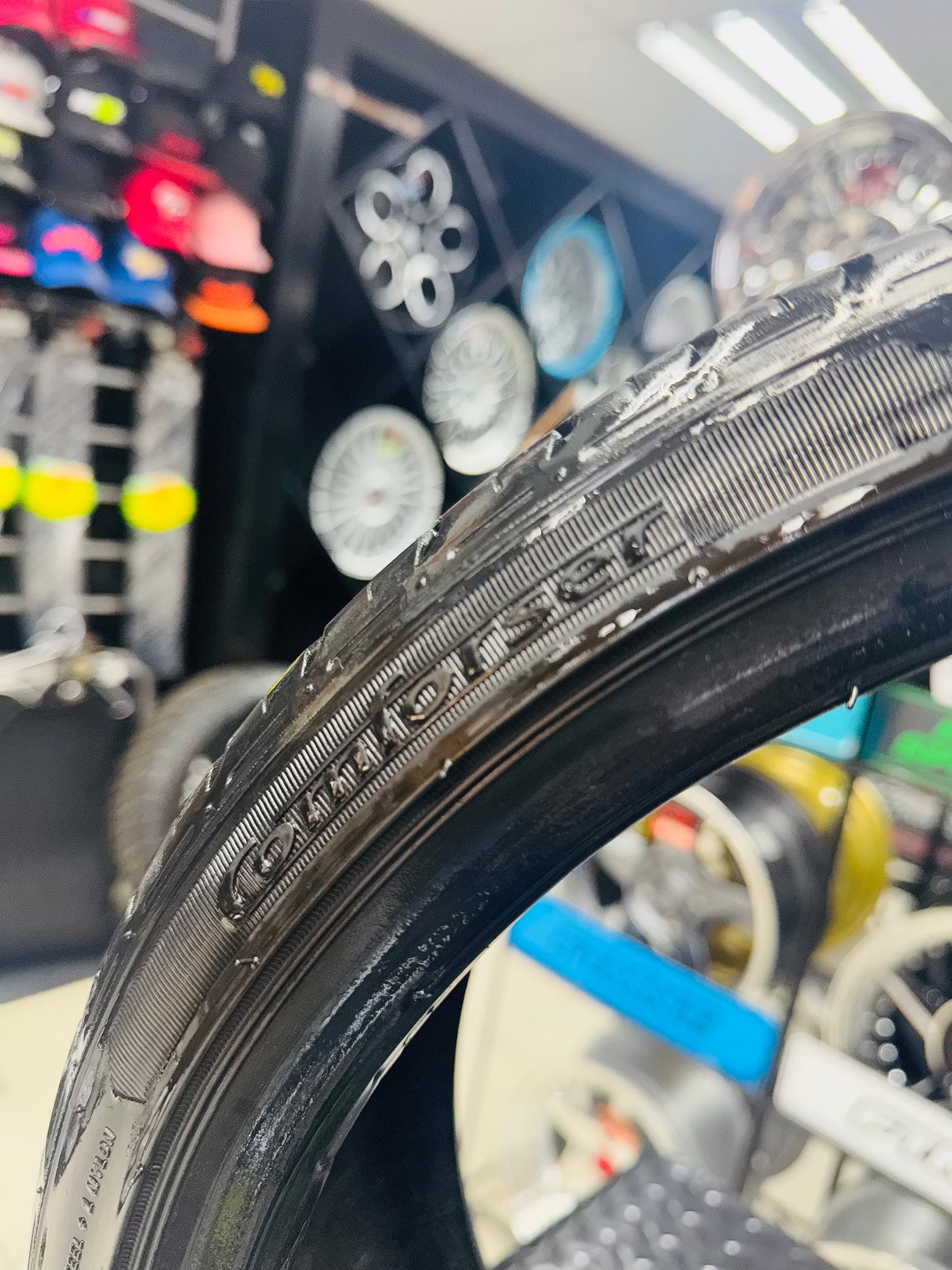 165/40/16 COMFORSER TYRE   (USED) 70% TREAD