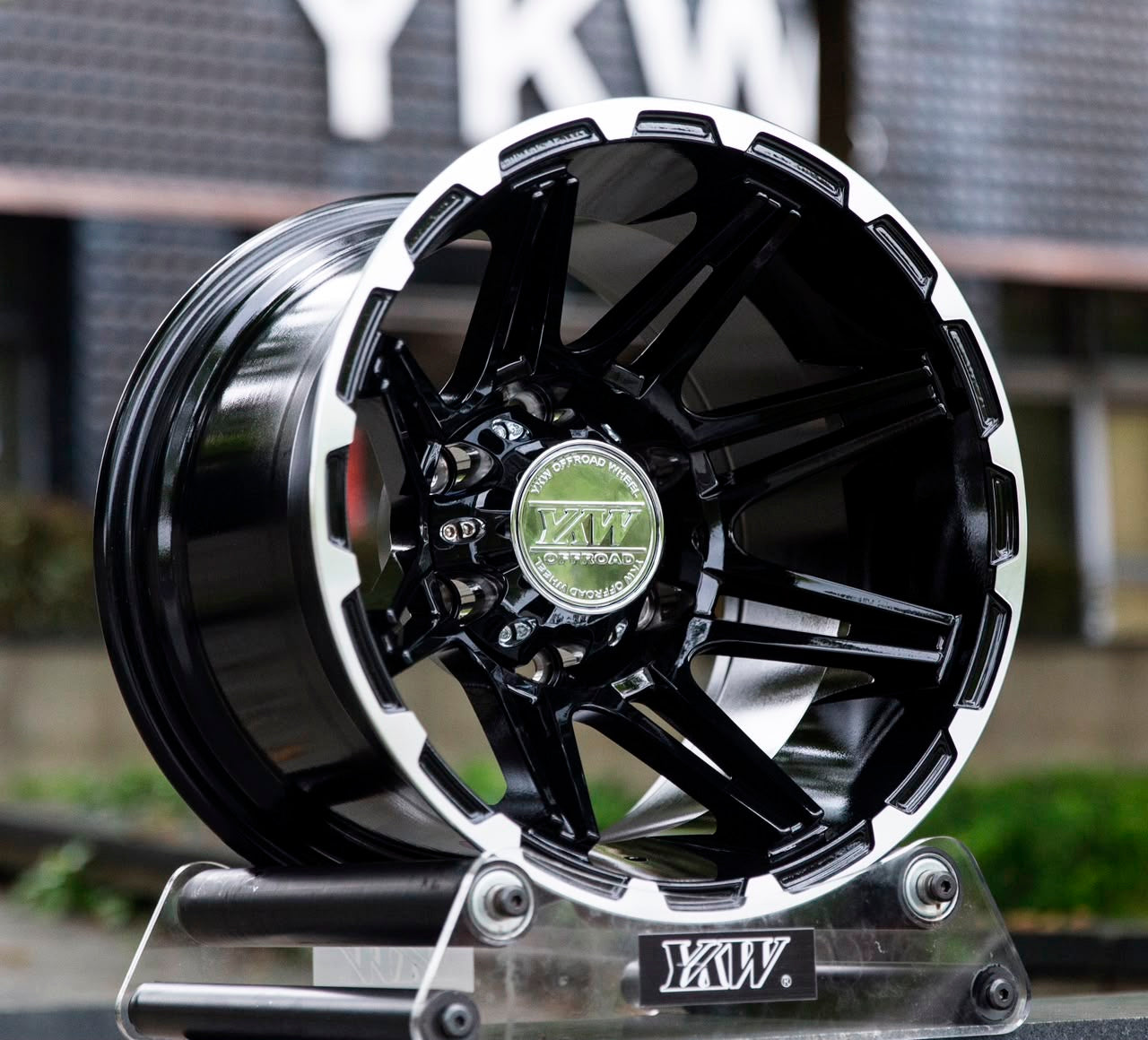 15″ YKW 5611 6/139 10j Alloy FAT BOY bakkie wheels