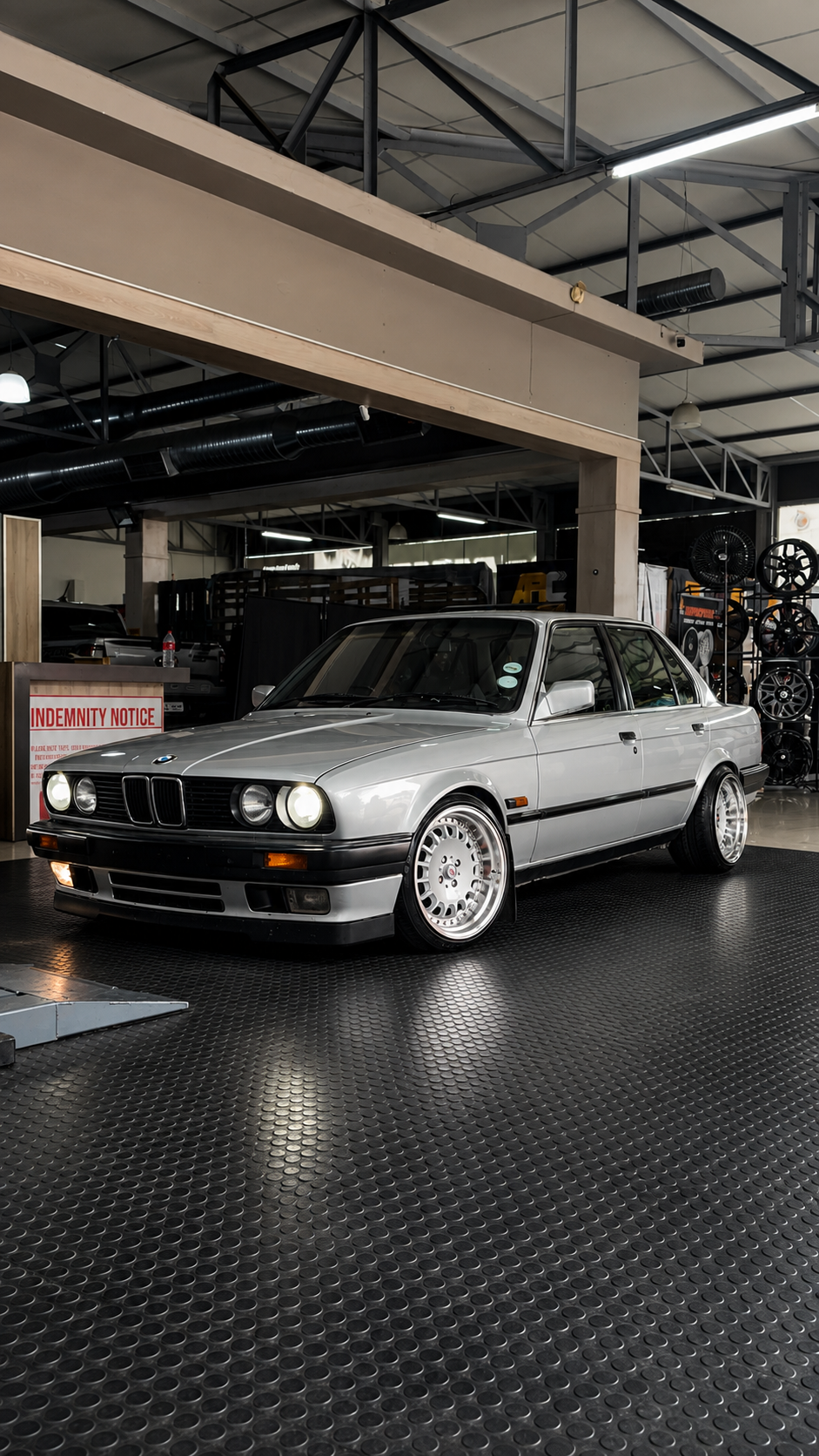 17” AS- E30 BOTTLE CAPS   8.5/10j 4/100  SILVER - Autostyling Klerksdorp
