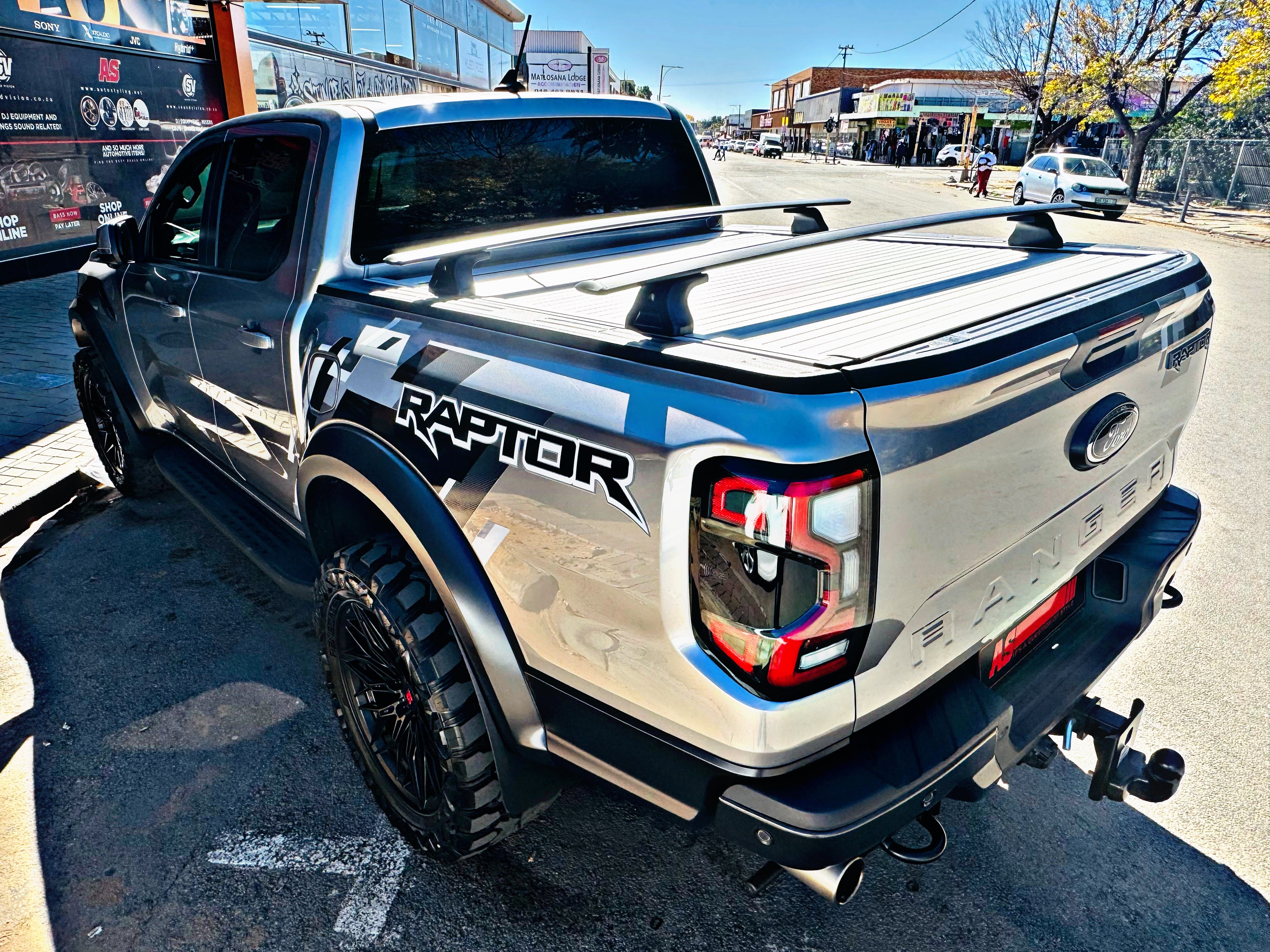 AR-Line cross  BAR FOR MOST BAKKIES
