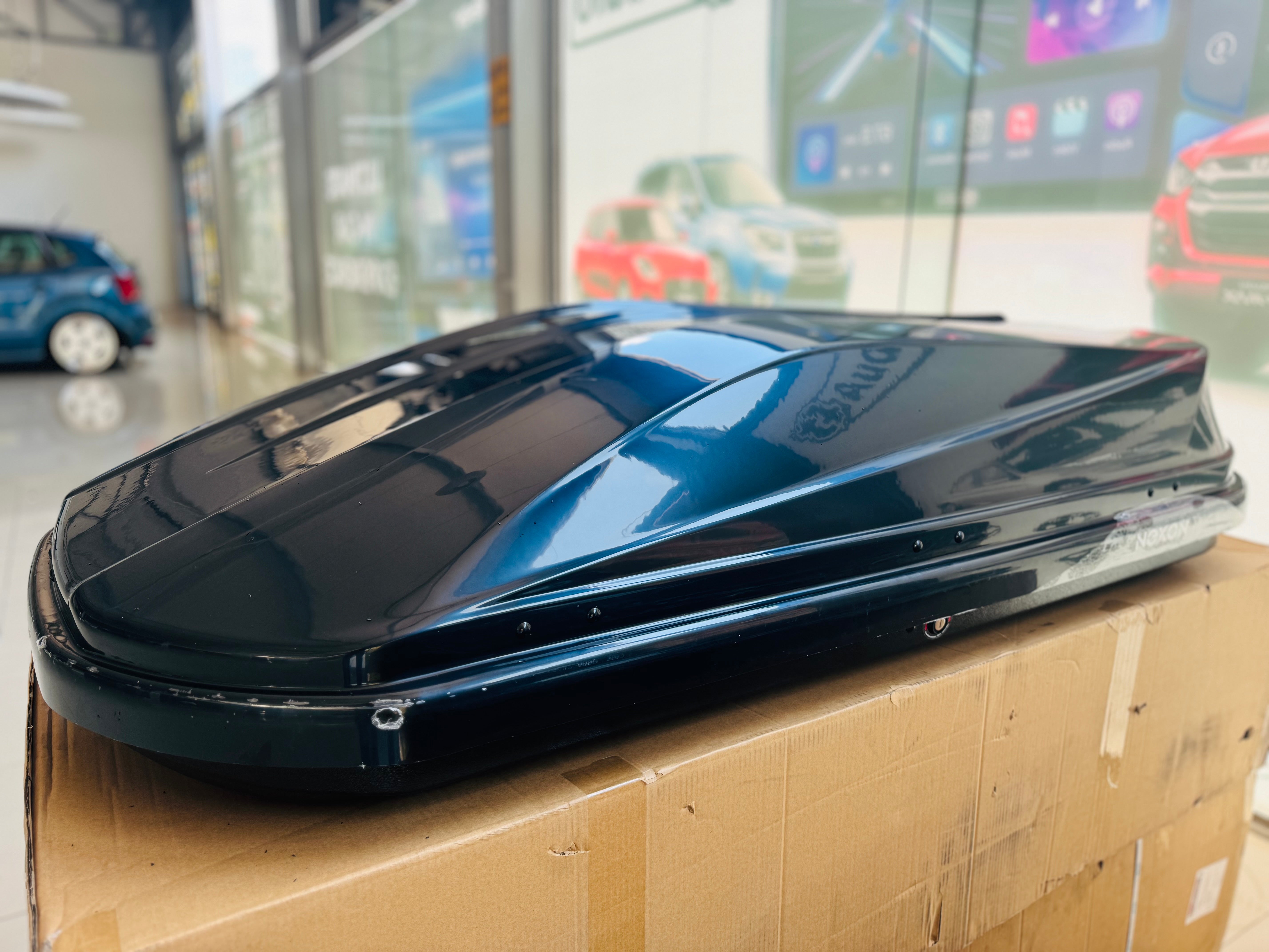 ROOF BOX 650L ABS PLASTIC
