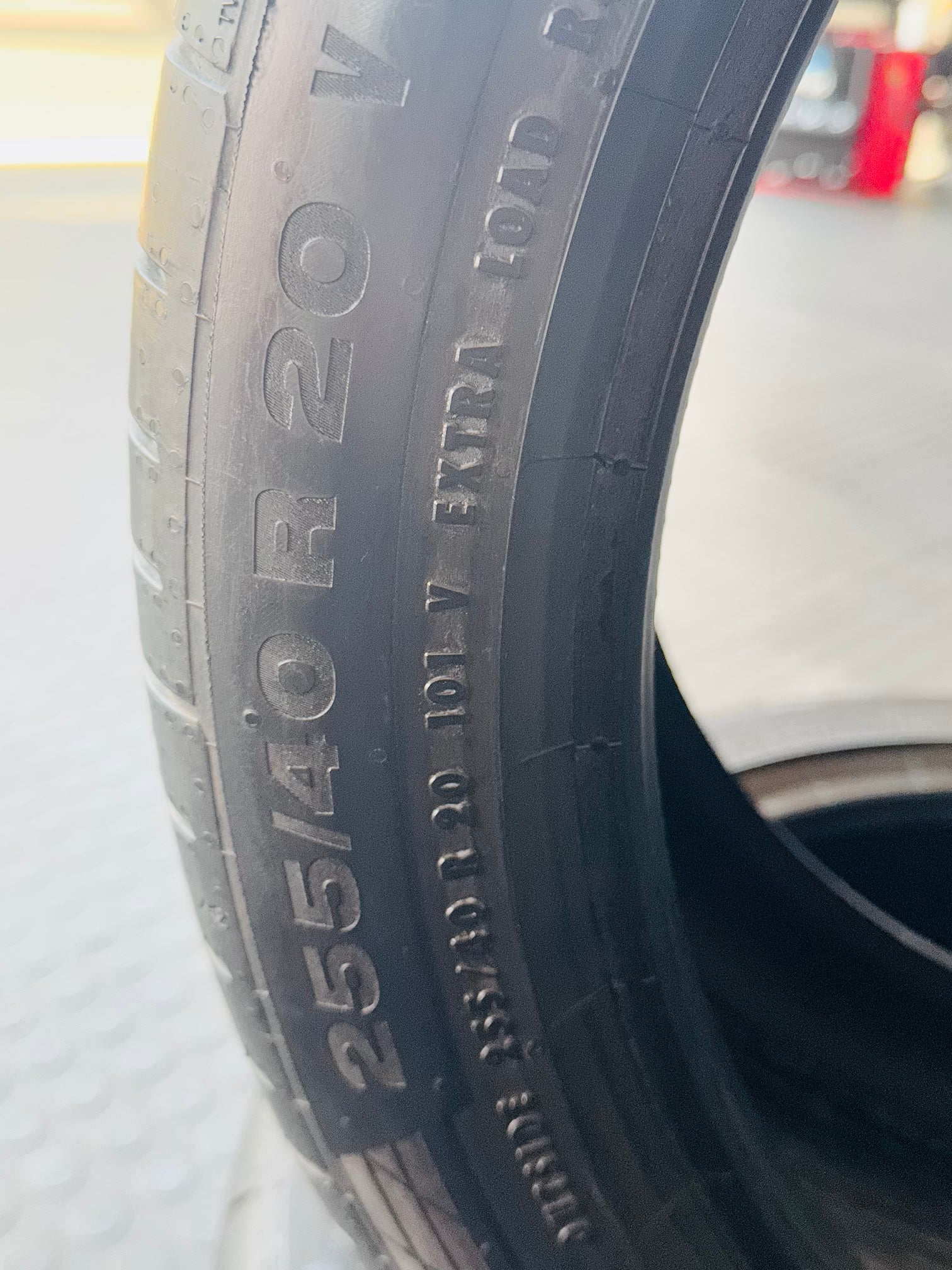 255/40/20 CONTINENTAL  SPORT with CONTI SEAL TECHNOLOGY CONTACT 5 TYRES  (USED) 90% TREAD sold in set of 2
