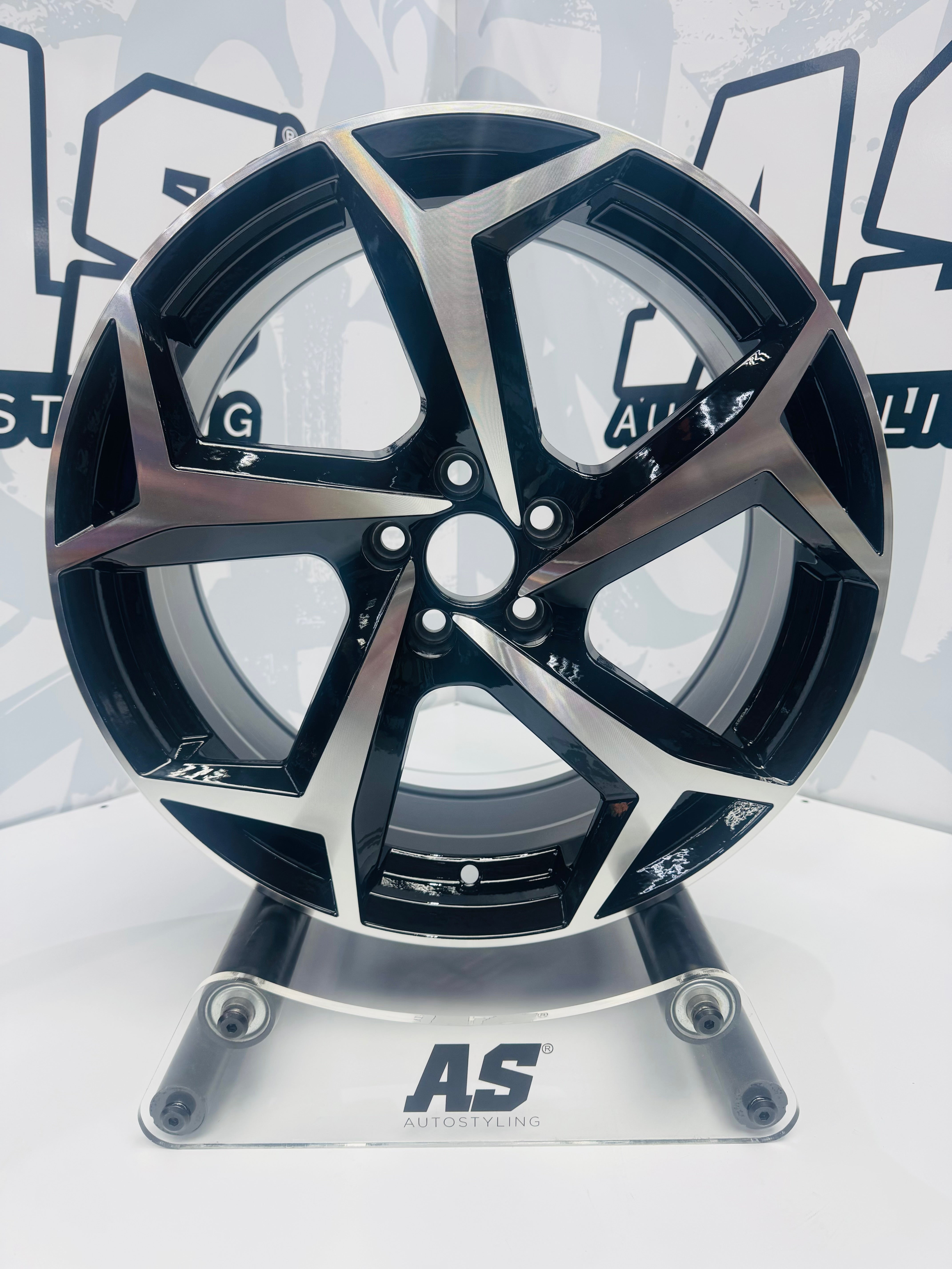 17” POLO 8AW RLINE  5/100
