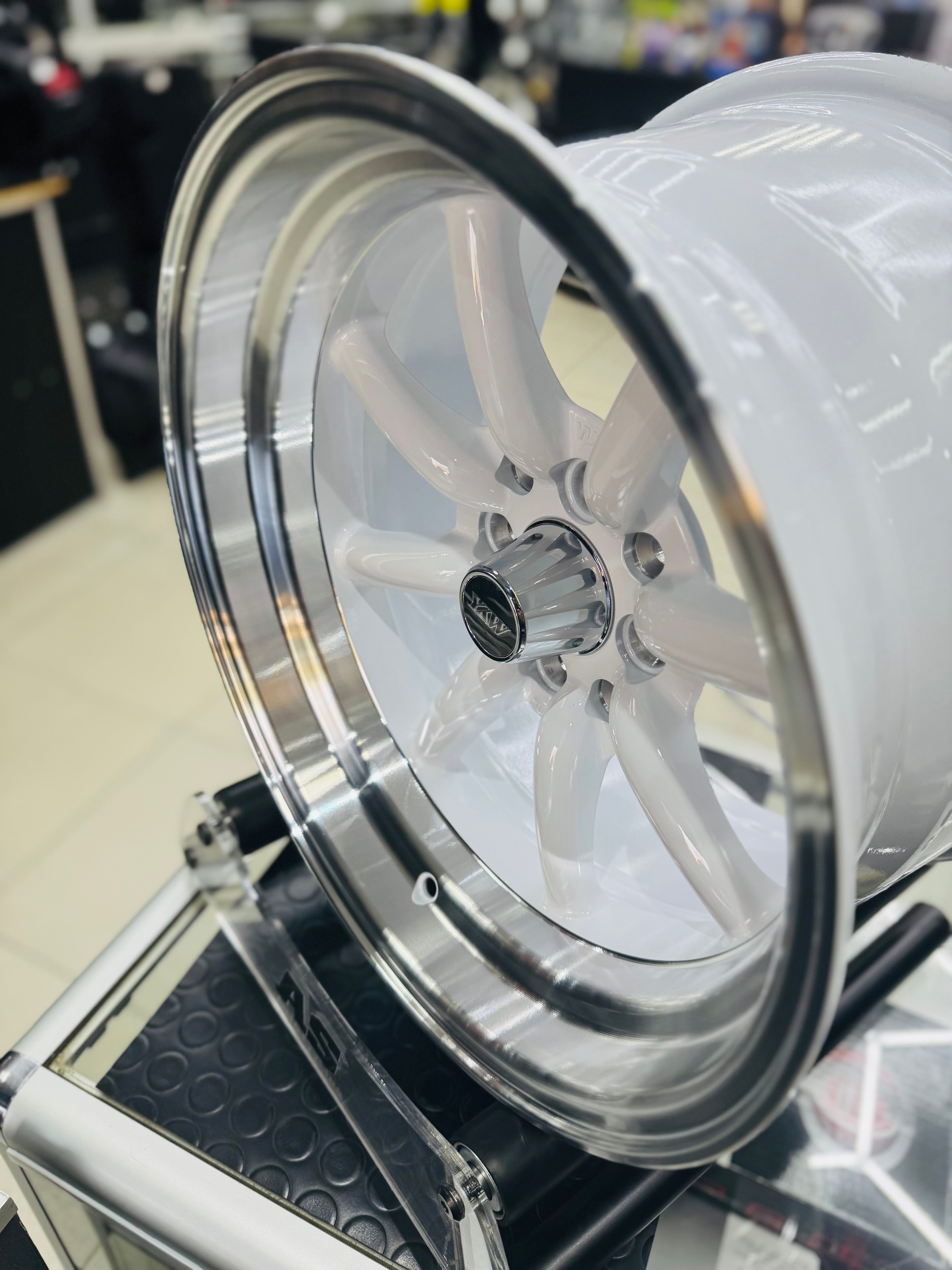 15” AS-WATA 8J/9J  4/100 4/114 WHITE RIMS