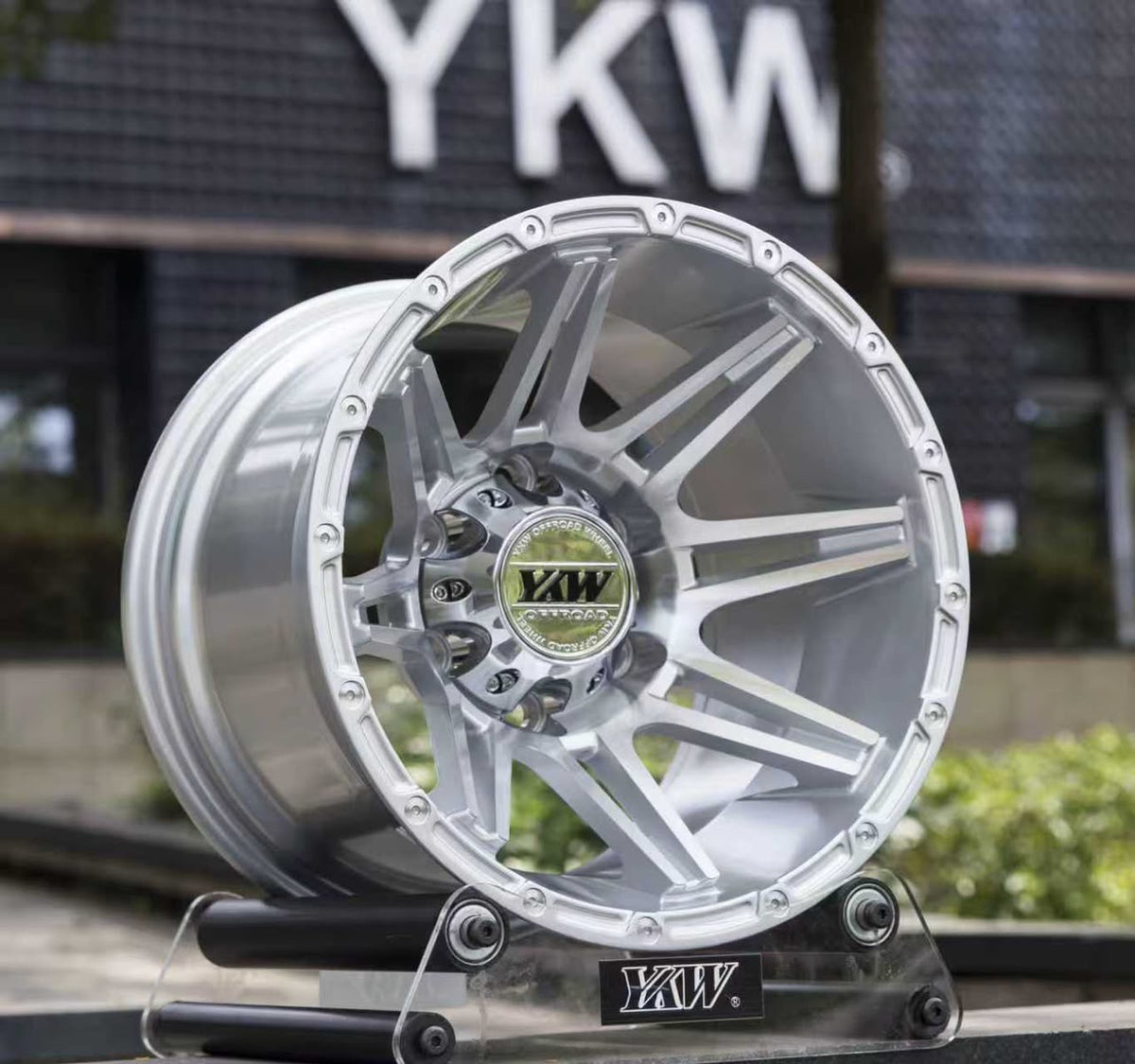 15″ YKW 5611 6/139 10j Alloy FAT BOY bakkie wheels