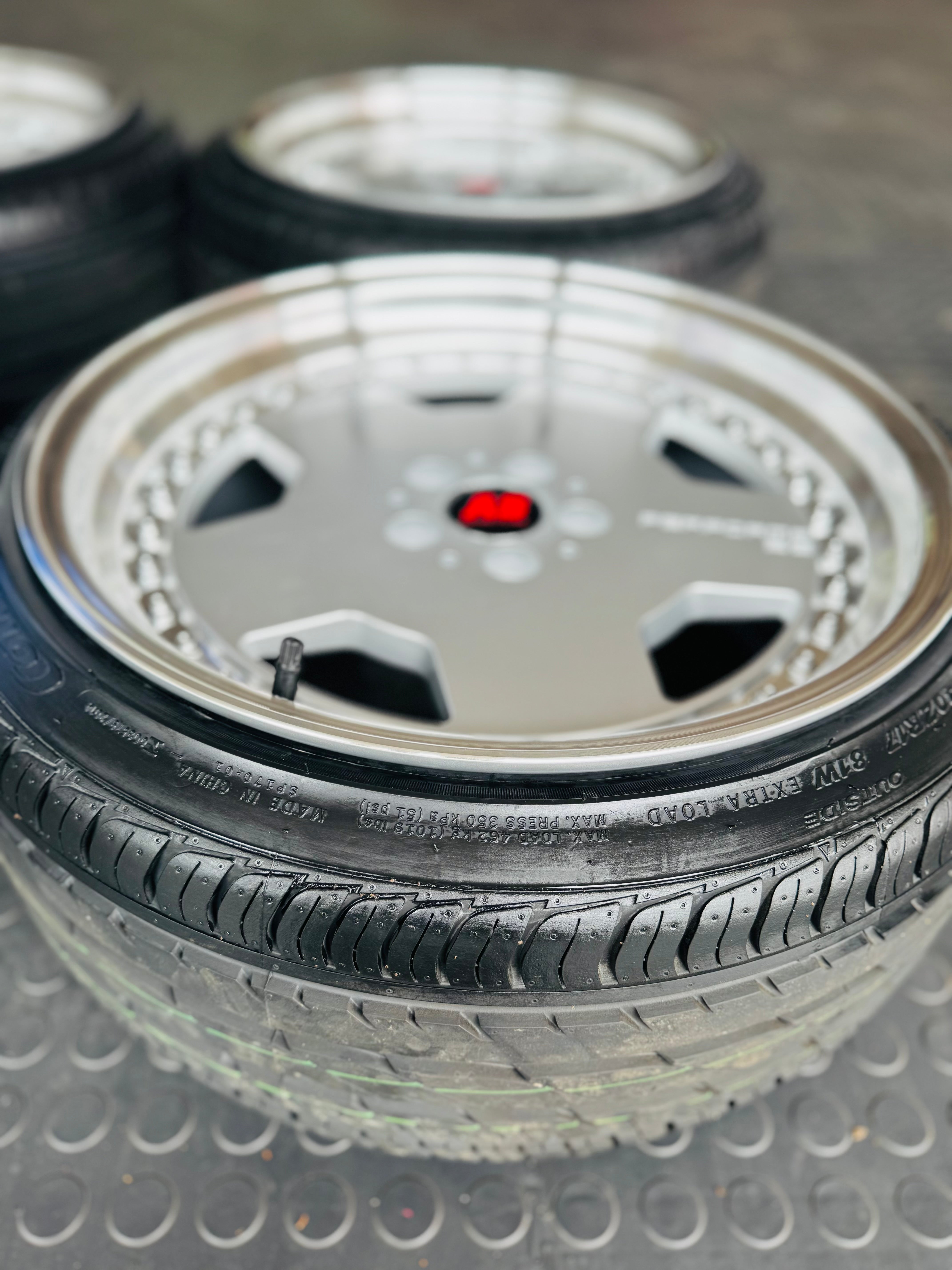RIM & TYRE COMBO DEAL 17” PERFORMA 5/100 + 195/40/17 COMFORSER - BRAND NEW