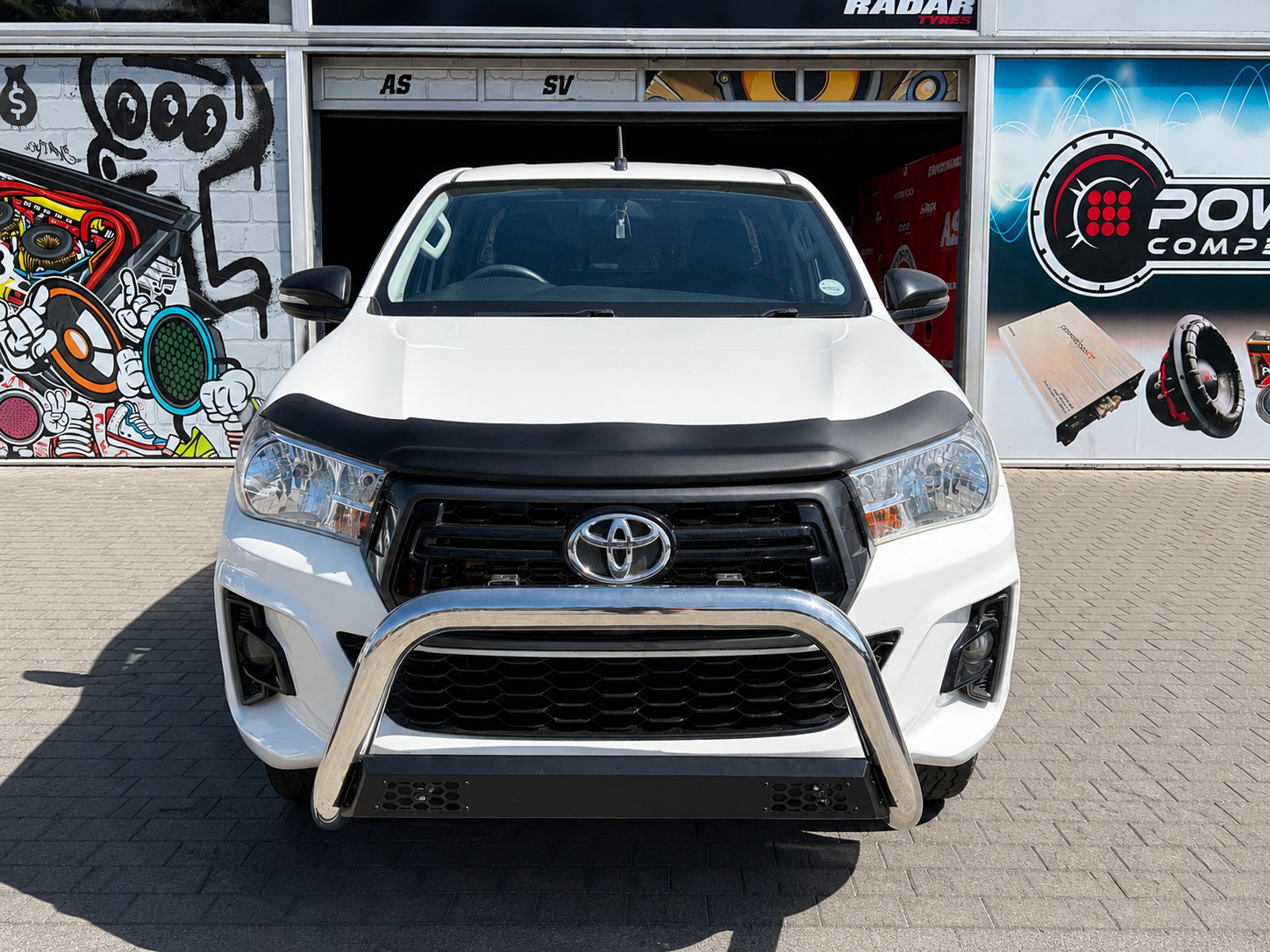 TOYOTA HILUX  2016+  MESH NUDGE BAR CHROME - Autostyling Klerksdorp