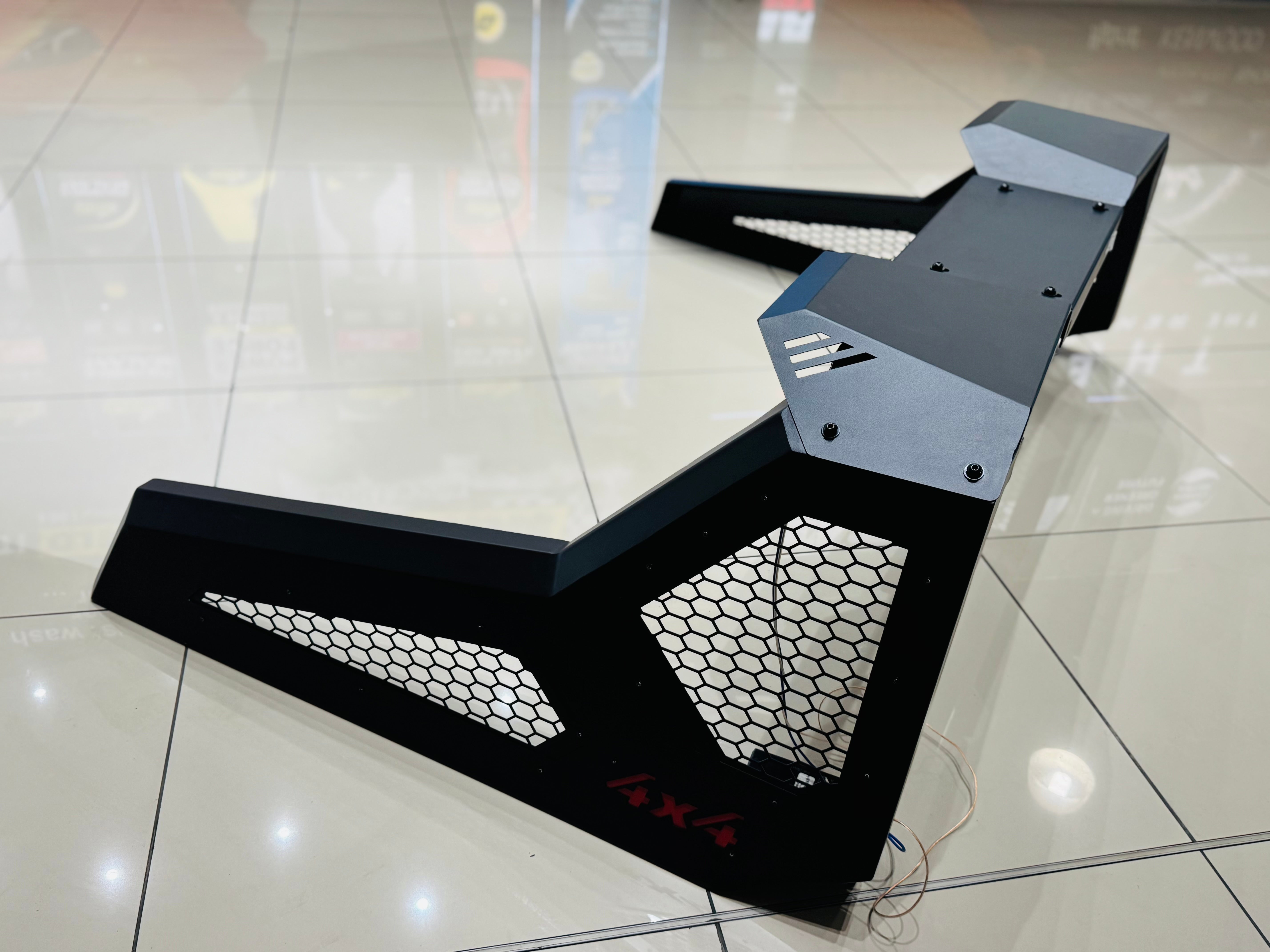 GLADIATOR UNIVERSAL BAKKIE ROLL BAR  Black 2023+