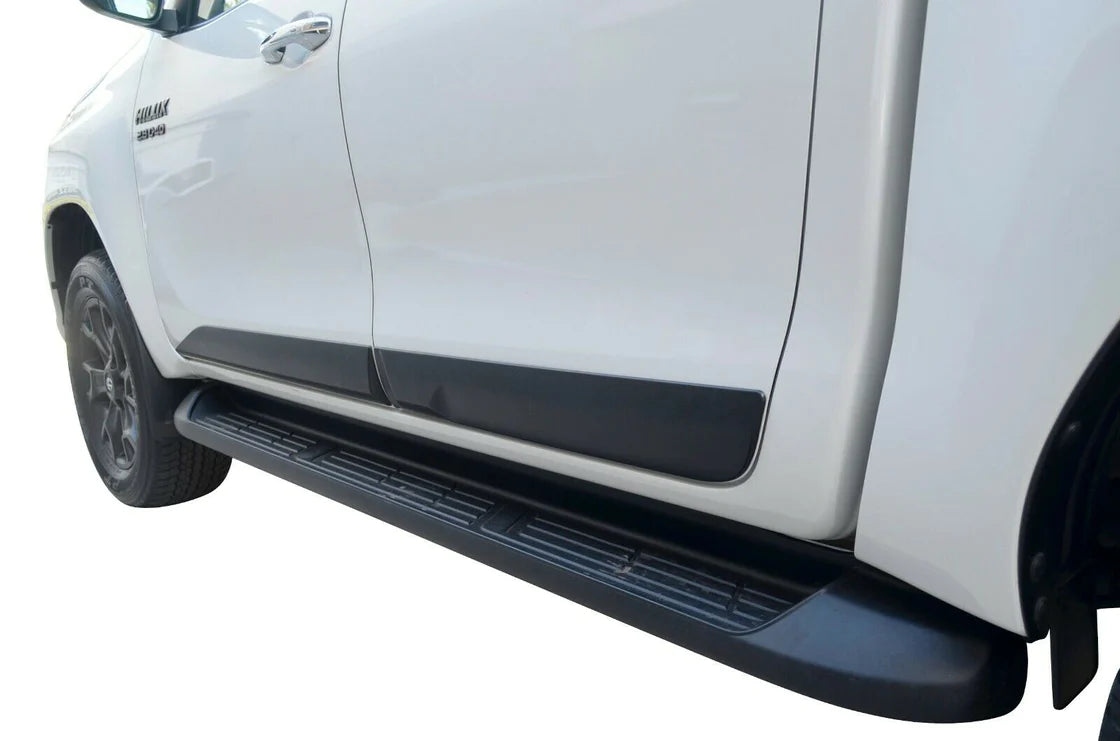 TOYOTA HILUX 2016+ SIDE STEPS BRAND NEW
