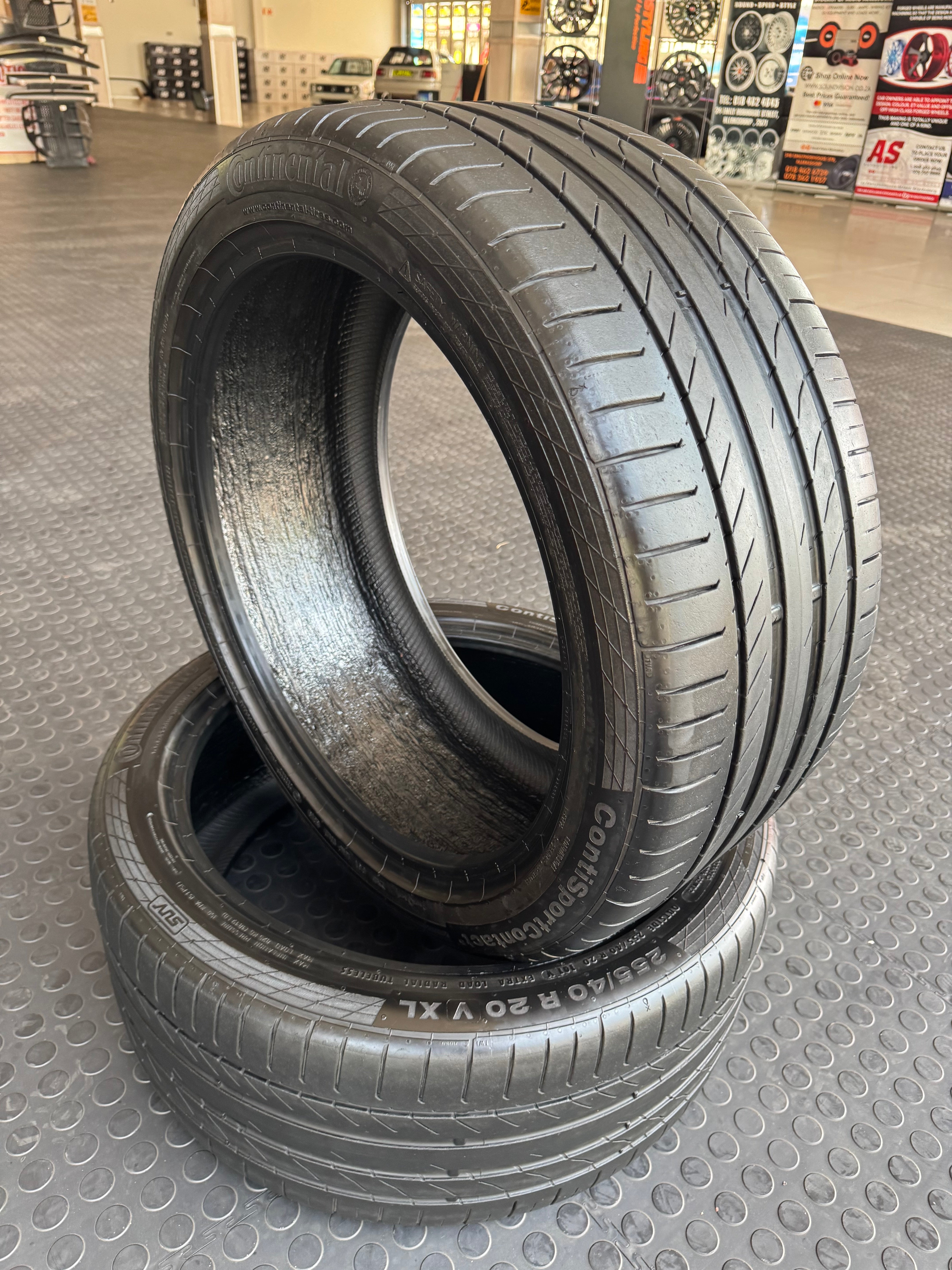 255/40/20 CONTINENTAL  SPORT CONTAC 5 TYRES  (USED) 50% TREAD sold in set of 2