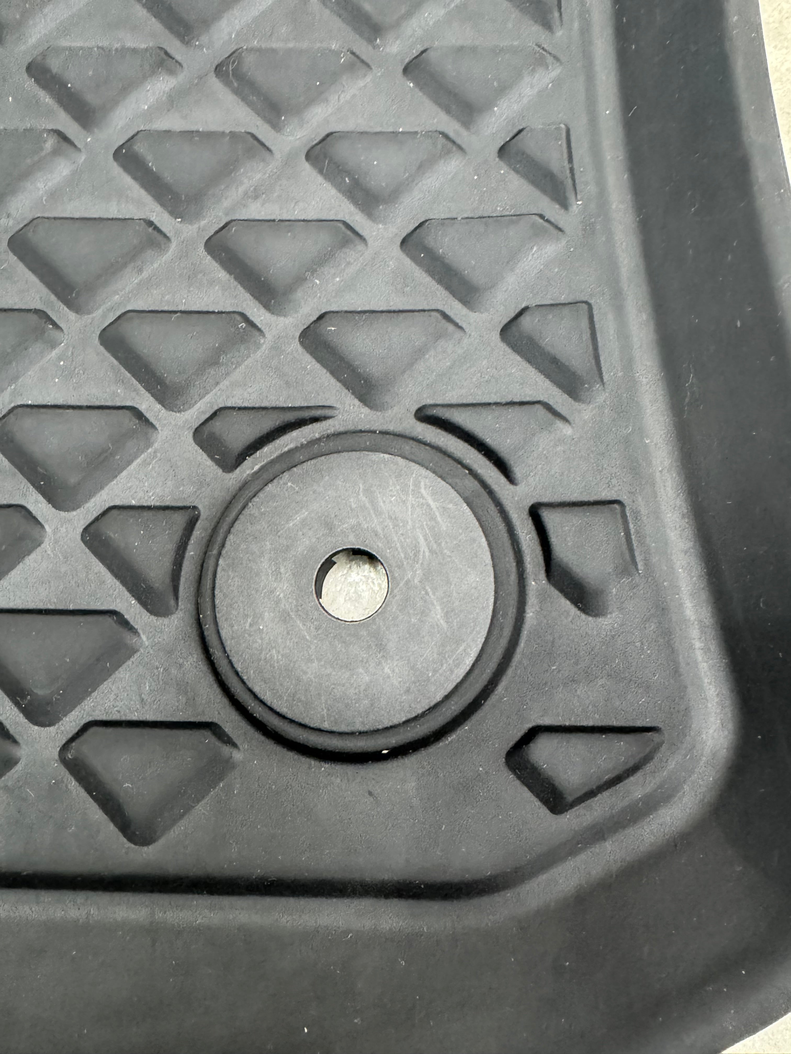 VW TIGUAN 2020+ OEM rubber mats ( PREOWNED )