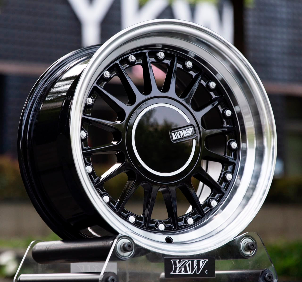 15” AS 5676 DOTZ SPECIAL EDITION