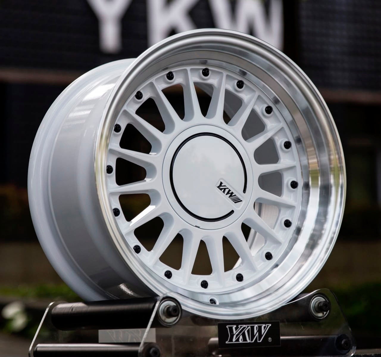 15” AS 5676 DOTZ SPECIAL EDITION