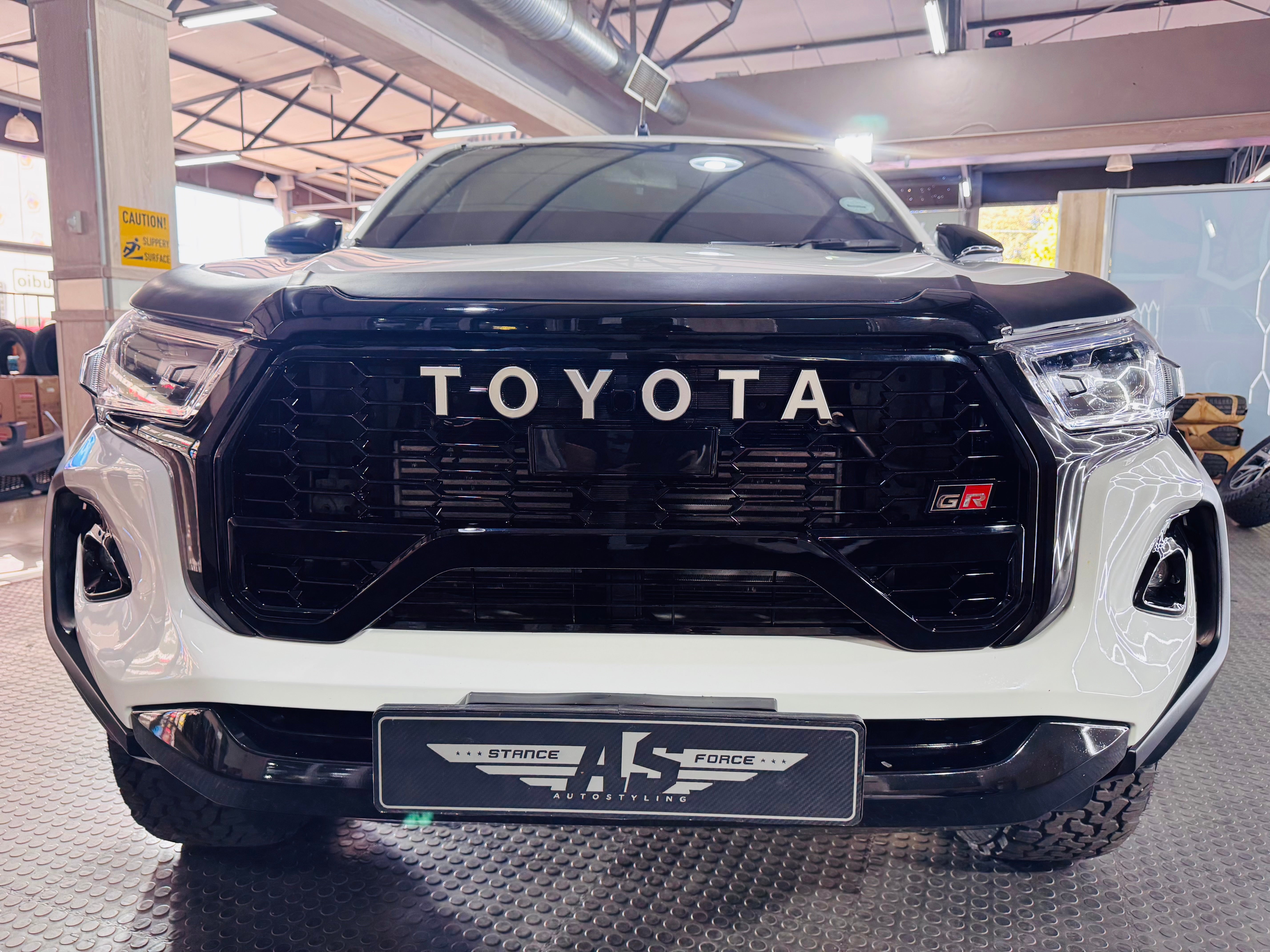 Bonnet guard HILUX 2016+  stick on Matt black