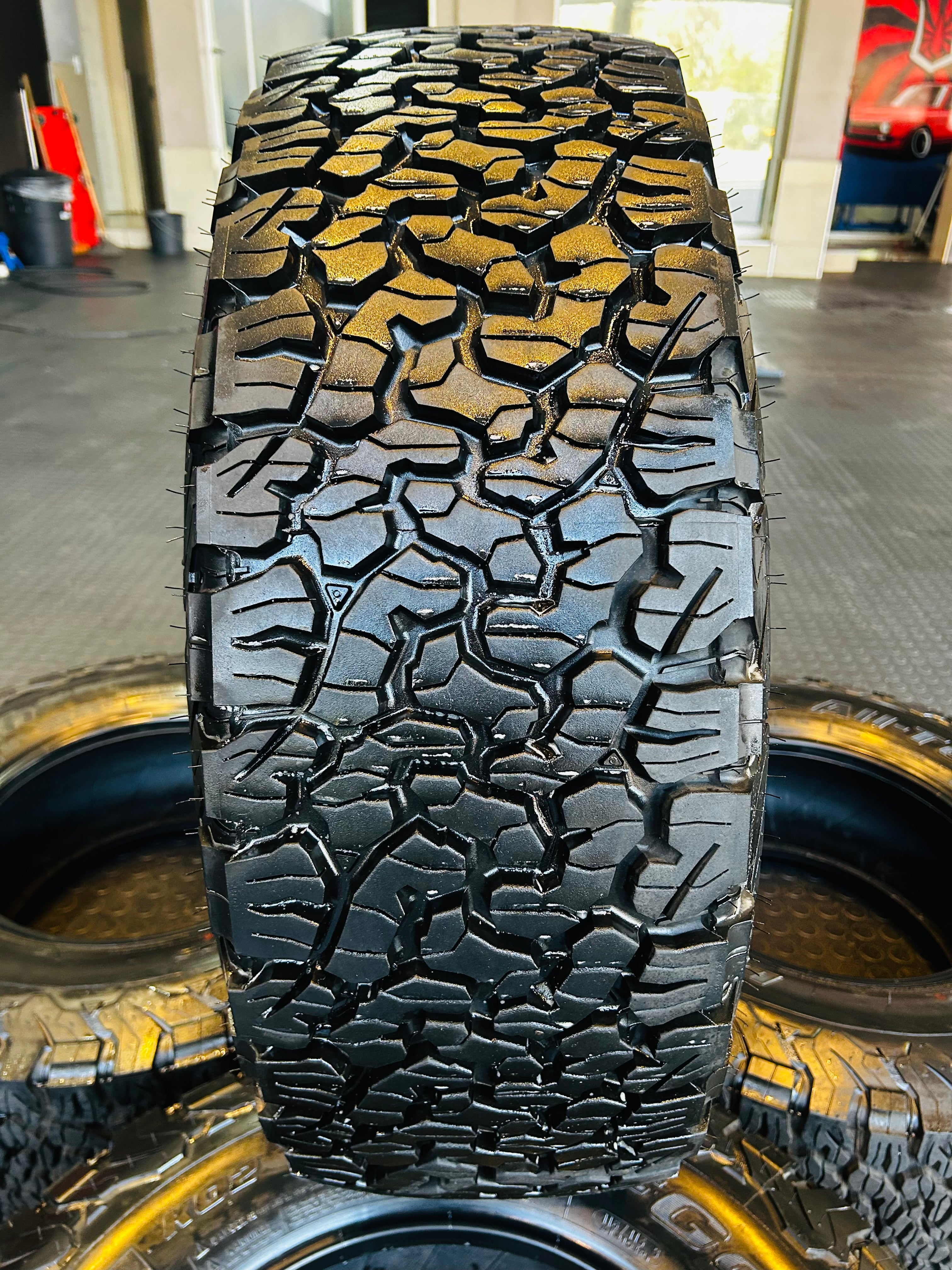 285/70/17  BF GOODRICH KO2 AT TYRES ( RAPTOR OEM TYRE) delivery mileage under 50km