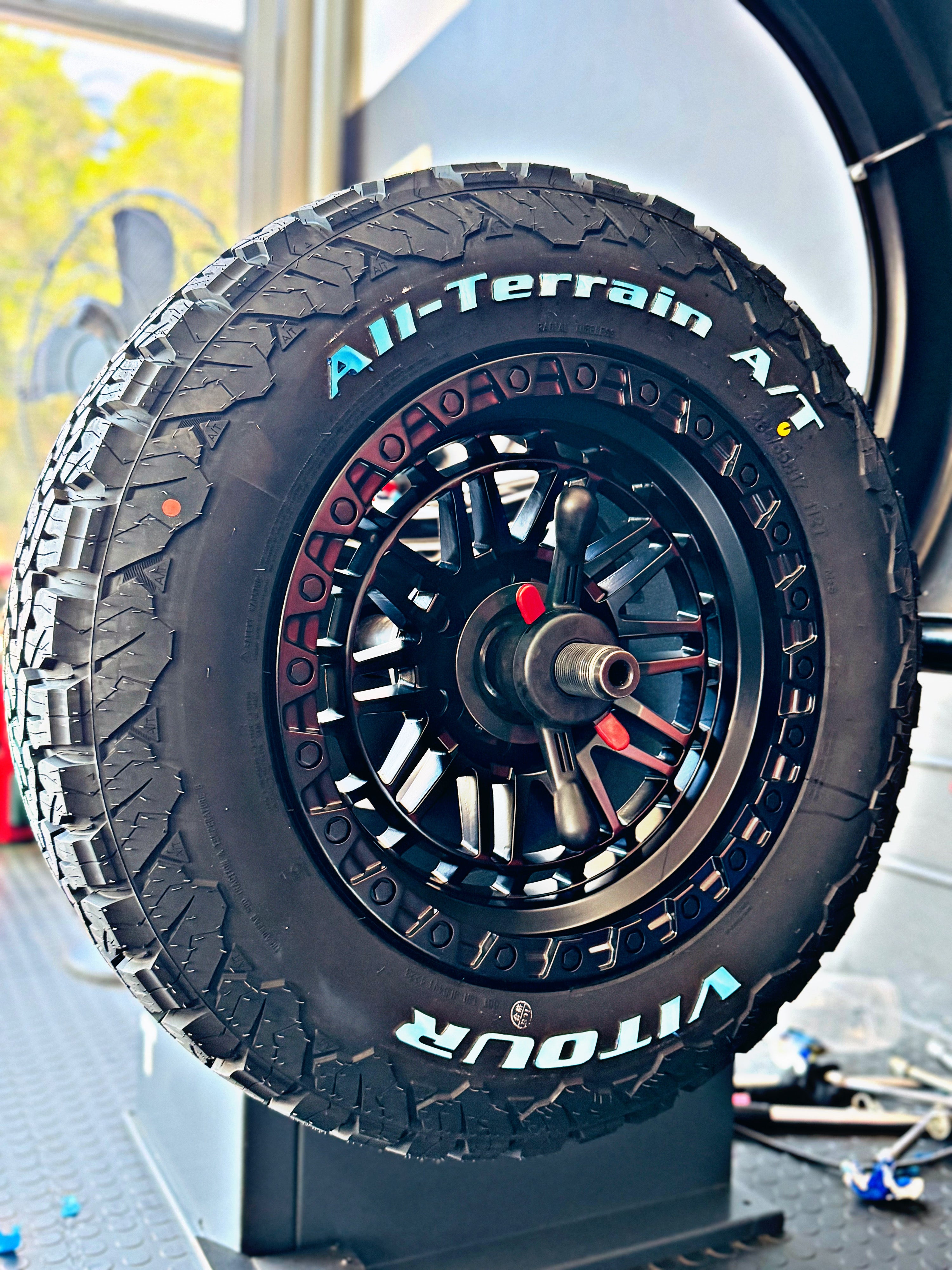 265/65/17 VITOUR BF STYLE A/T TYRE WHITE LETTER