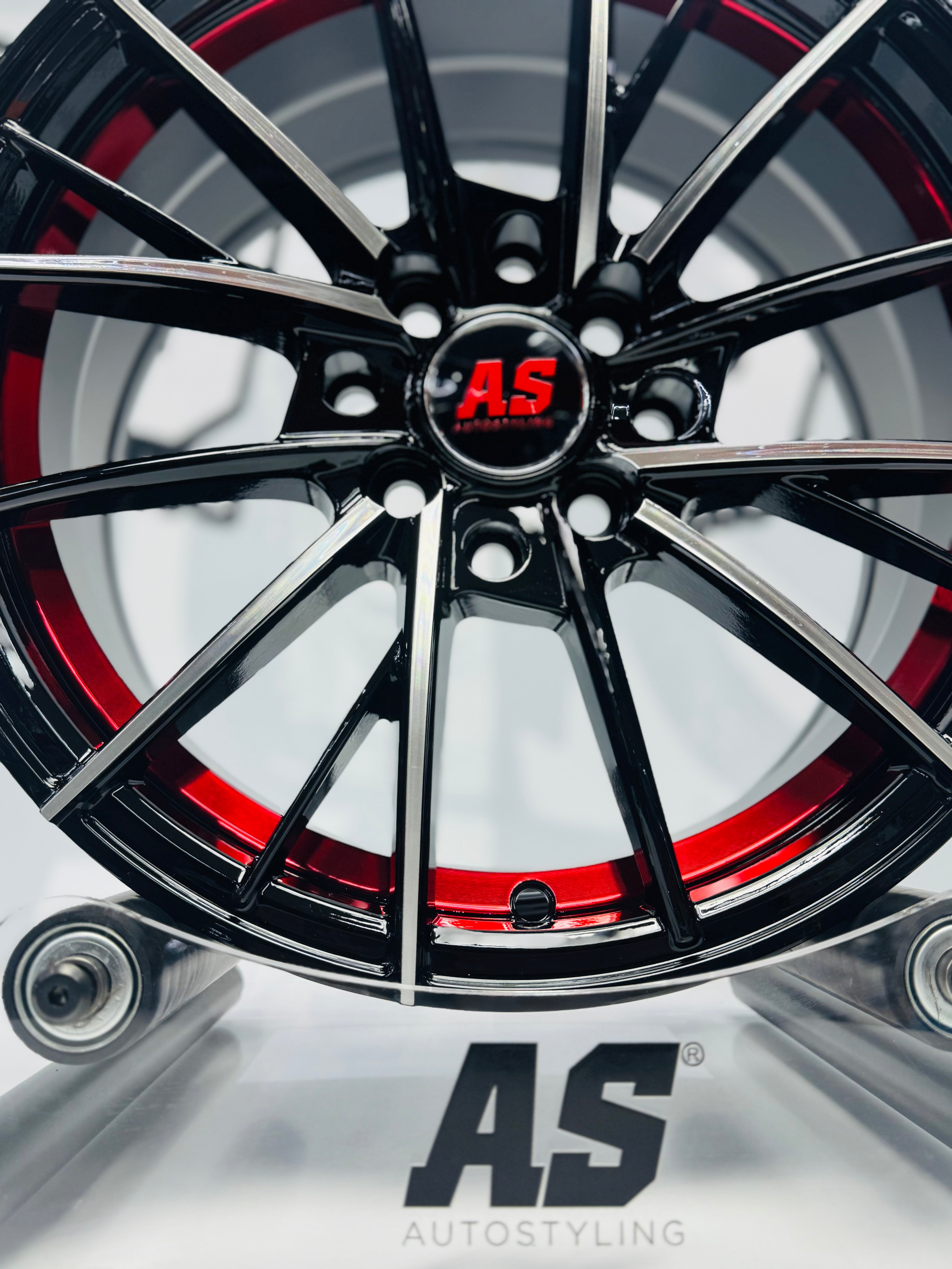 15” M8960  4x100 4x114  Machine black red - Autostyling Klerksdorp