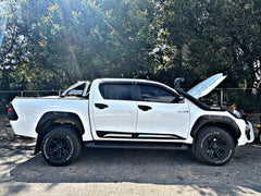 TOYOTA HILUX REVO 2016+ SIDE BODY CLADDING
