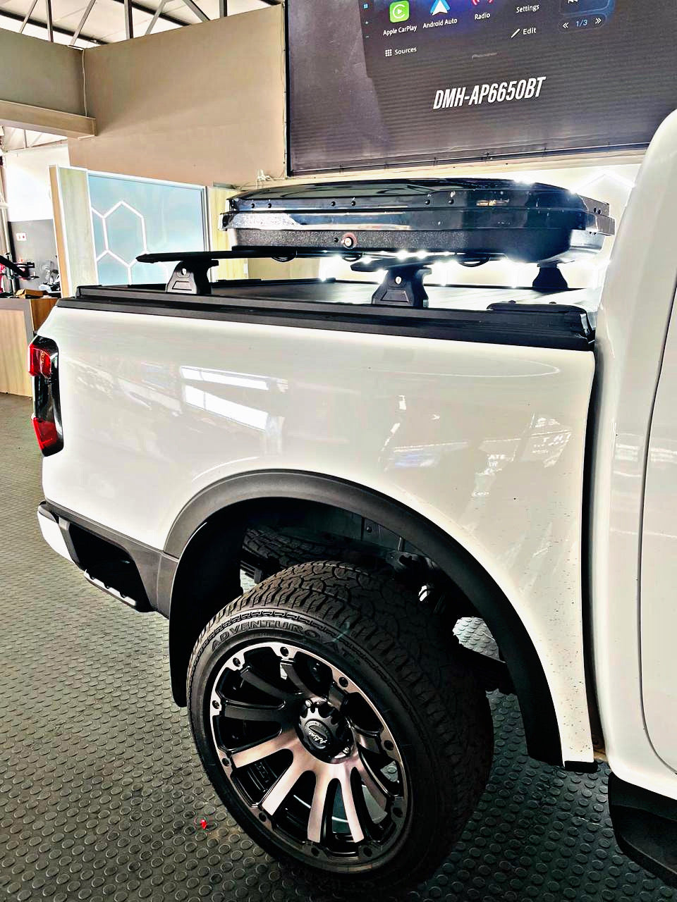 AR-Line cross  BAR FOR MOST BAKKIES