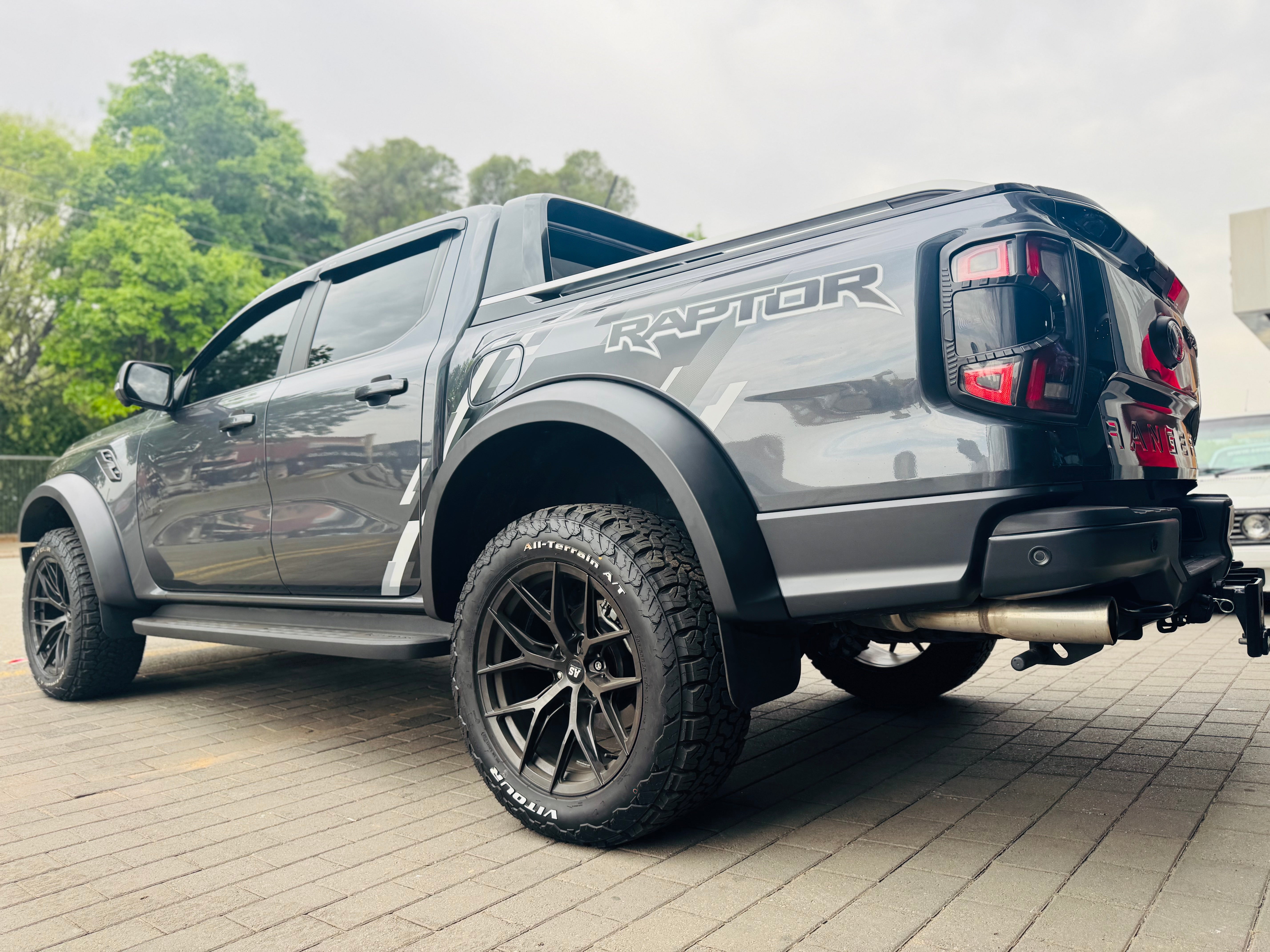 285/55/20 VITOUR ALL TERRAIN WHITE LETTERS - Autostyling Klerksdorp
